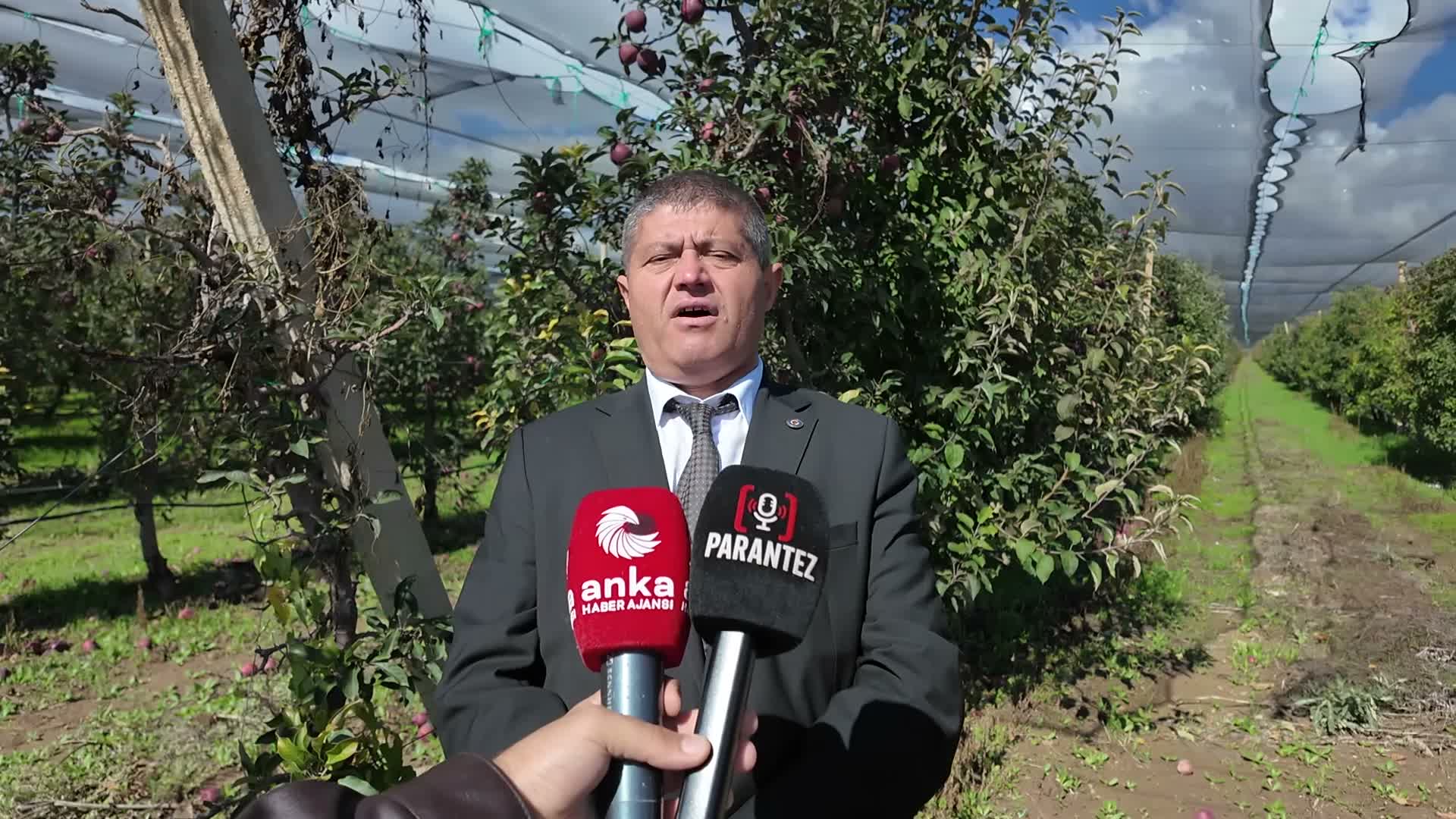 Isparta'da elma hasadı sürüyor: “Market fiyatını çiftçinin görmesi mümkün değil”