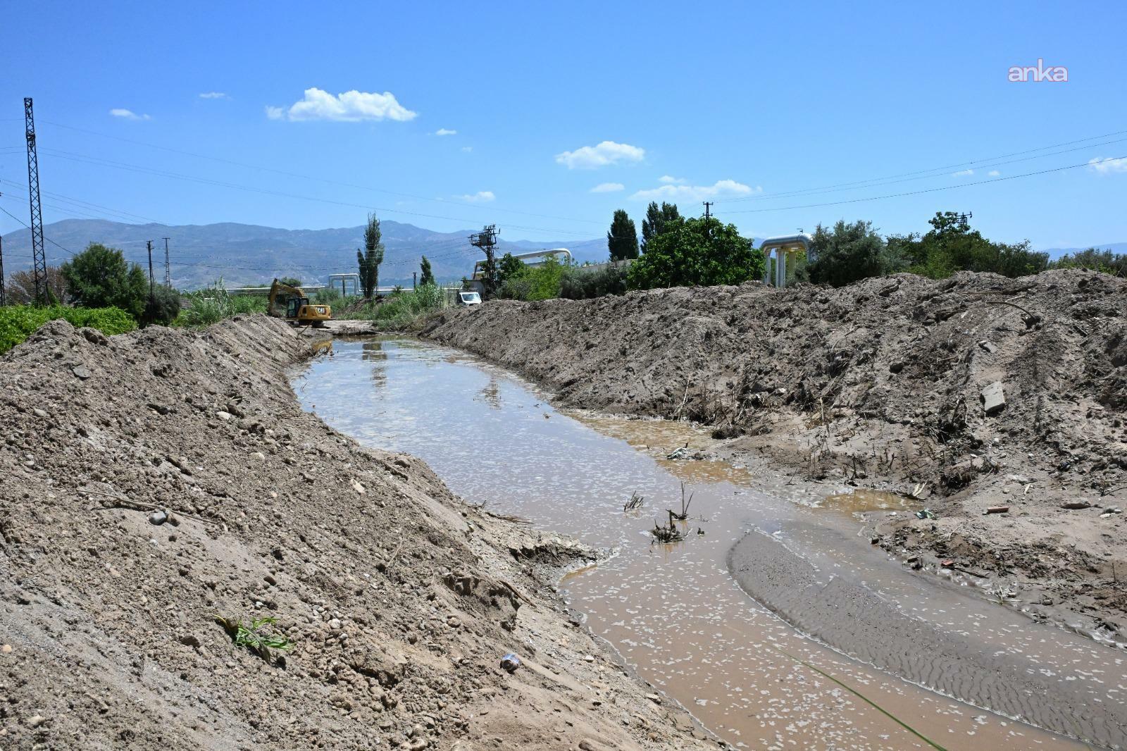 Alaşehir’de Zeytinçayı Deresi temizlendi, taşkın riskine önlem alındı