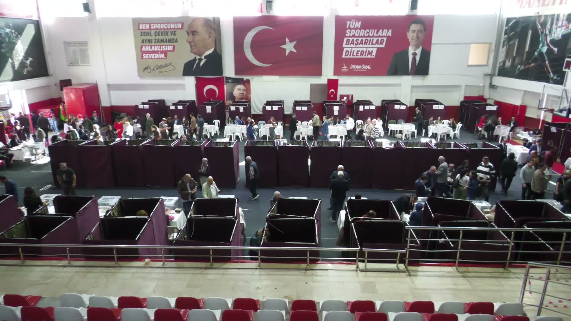İzmir Barosu'nda sandık heyecanı