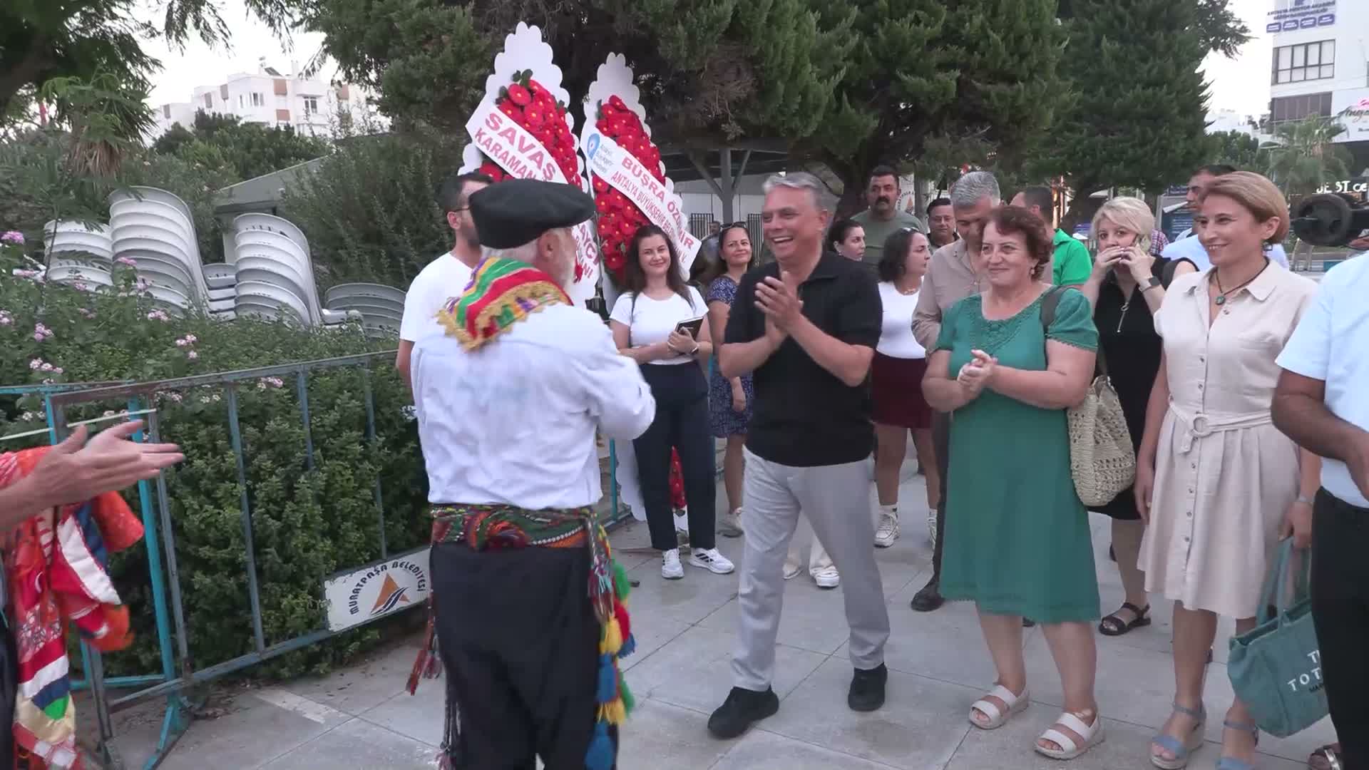 Muratpaşa Belediyesi'nin düzenlediği 10 .Yöreler Renkler Festivali, başladı