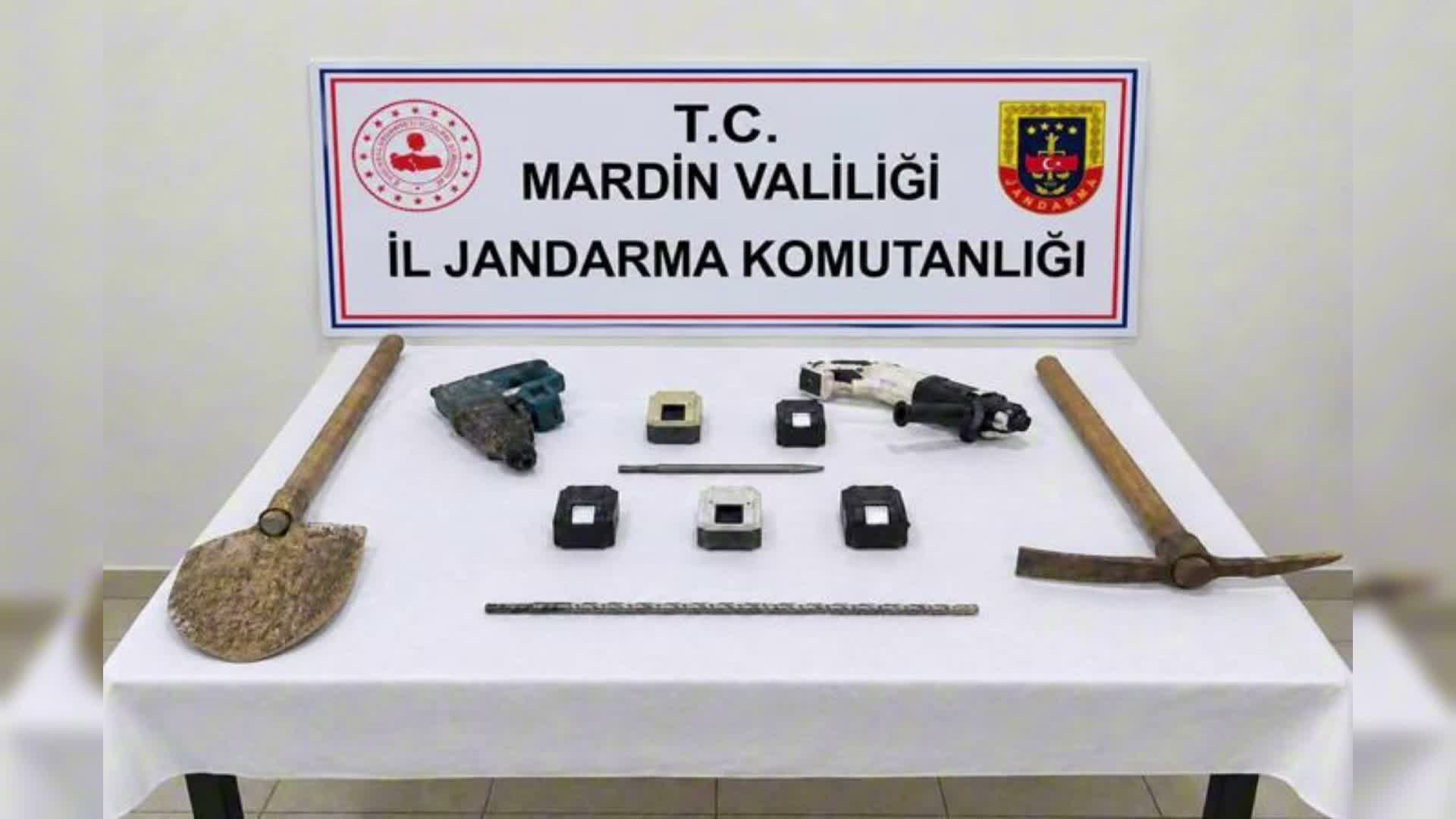 Mardin’de tarihi eser operasyonunda 70 Sikke ve çok sayıda obje ele geçirildi