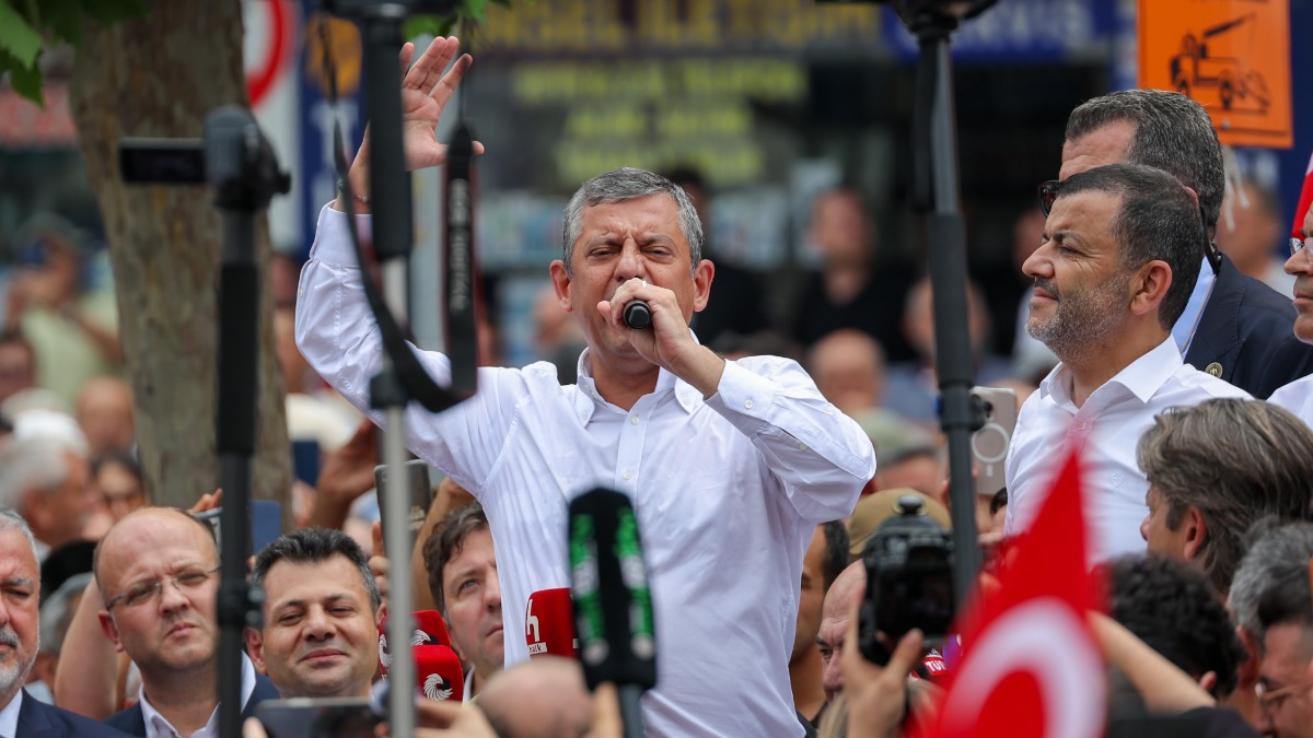 Özel: Denizli'de bir bankın üstündeyiz ama milletin gönlündeyiz