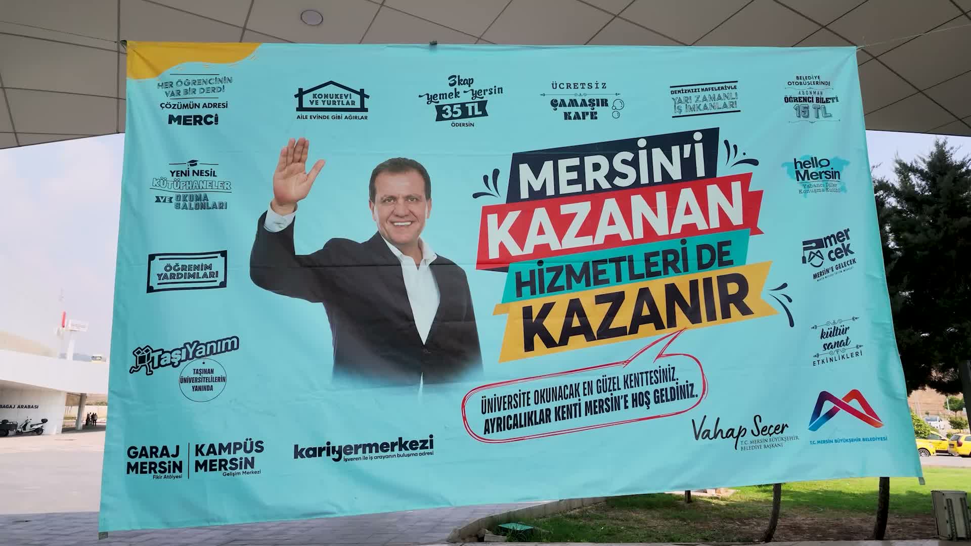 Mersin Büyükşehir Belediyesi, üniversite öğrencilerini otogarlarda karşılıyor