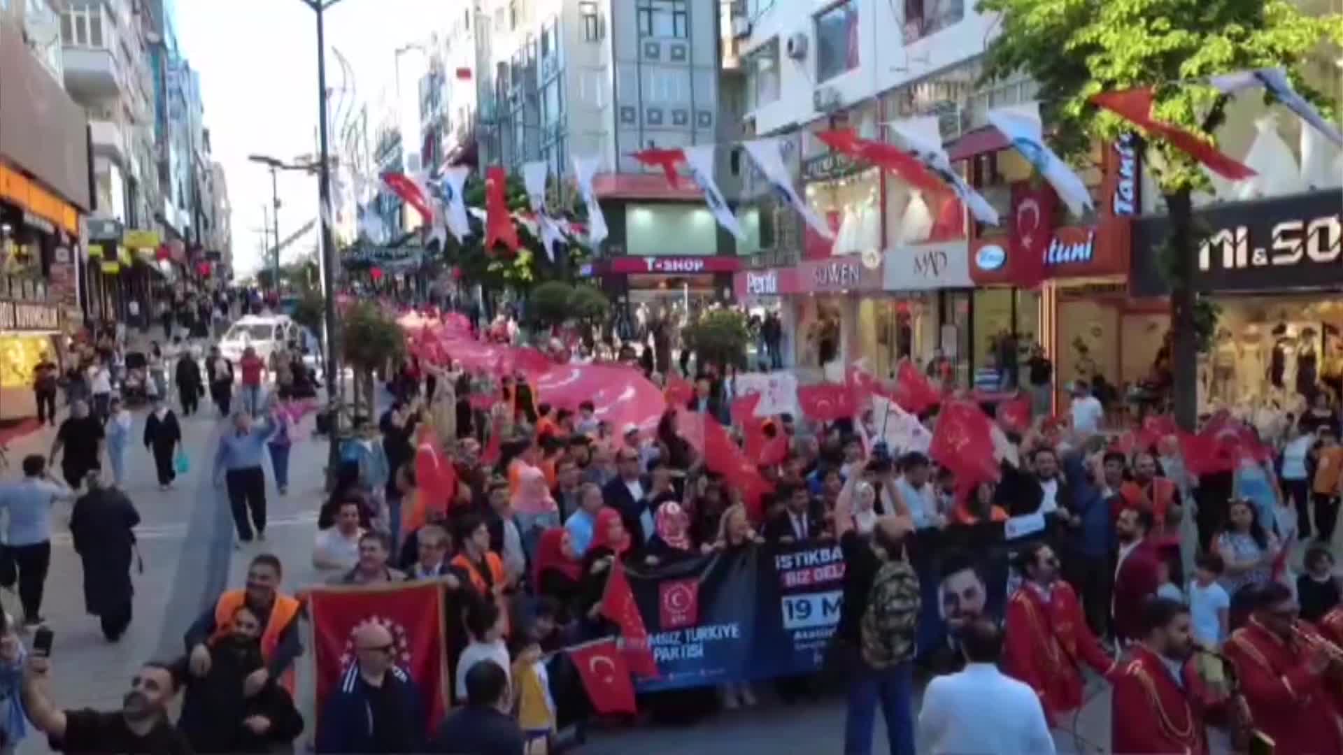 BTP'den Avcılar’da dev Türk bayraklı 19 Mayıs korteji