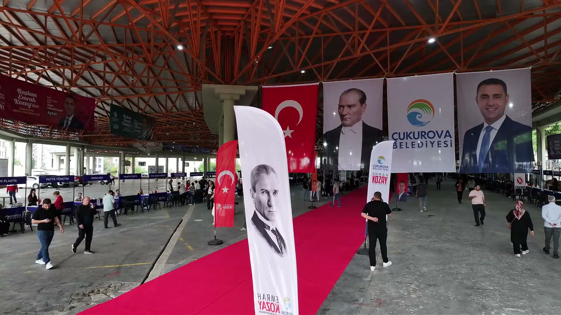Çukurova'da iş arayanlarla işverenler 3. Kariyer Fuarı'nda buluştu
