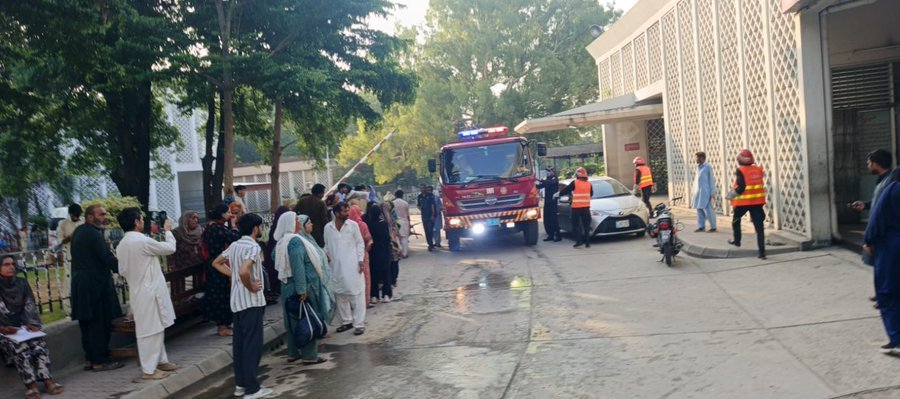 Pakistan’da hastanenin doğum servisinde yangın: 14 bebek öldü