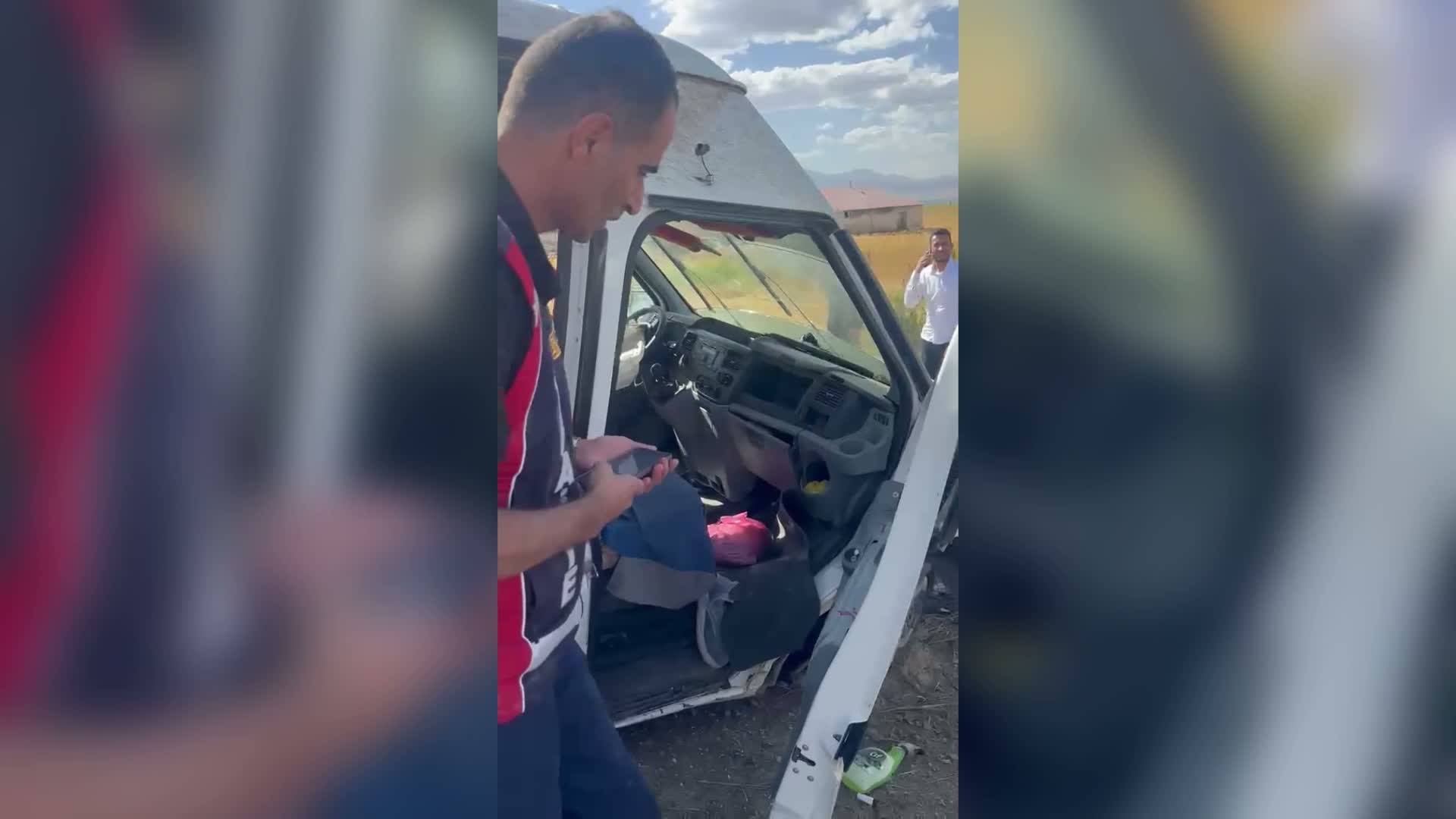 Hakkari’de düğüne giden minibüs kaza yaptı: 1 ölü, 5 yaralı