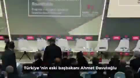 Davutoğlu, Atina'da Türkiye'ye yönelik "işgal" iddialarına tepki gösterdi
