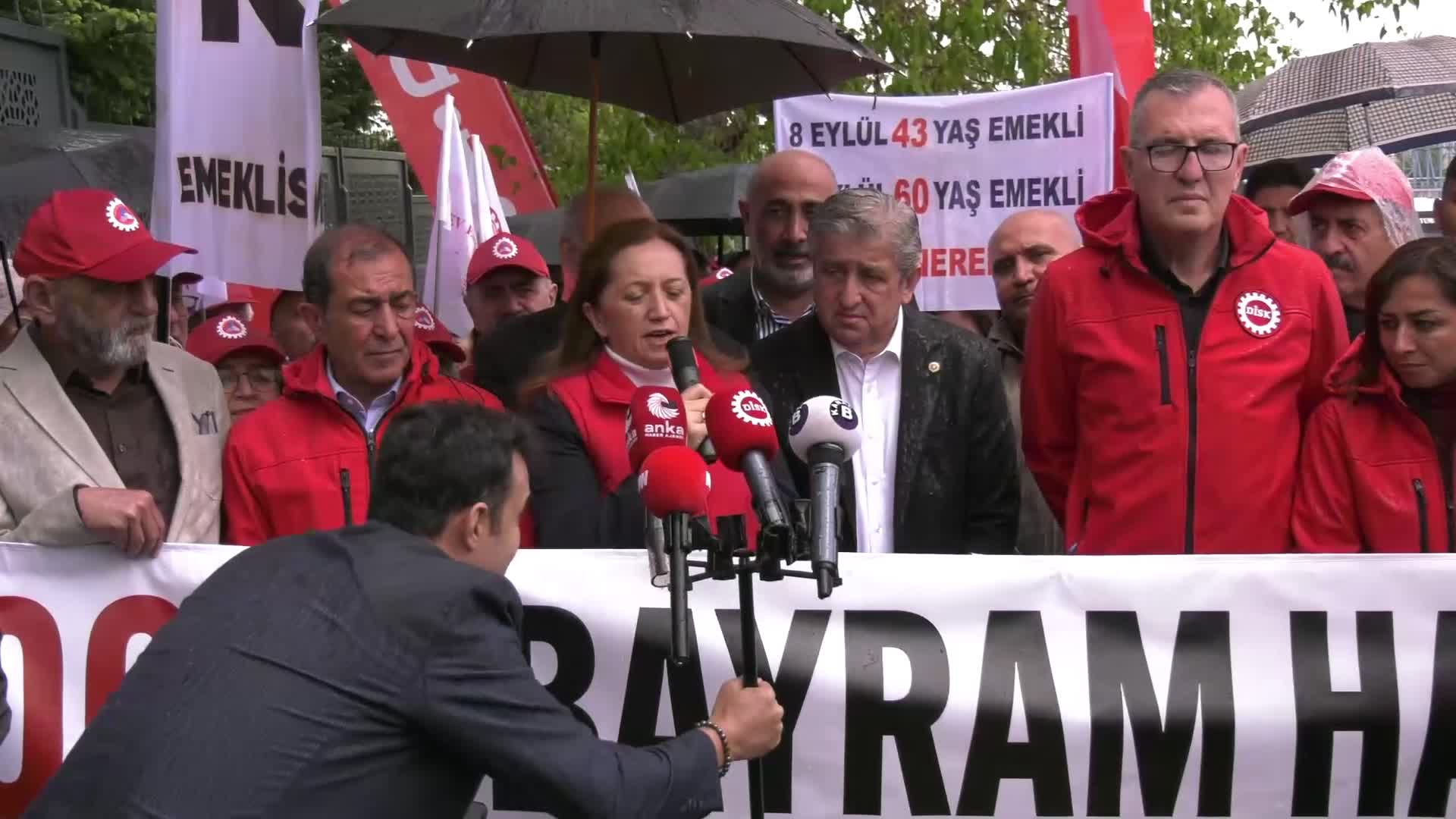 DİSK Genel Başkanı Çerkezoğlu: Emekli yoksulluğu karşısında bayram ikramiyesi eriyip pula döndü