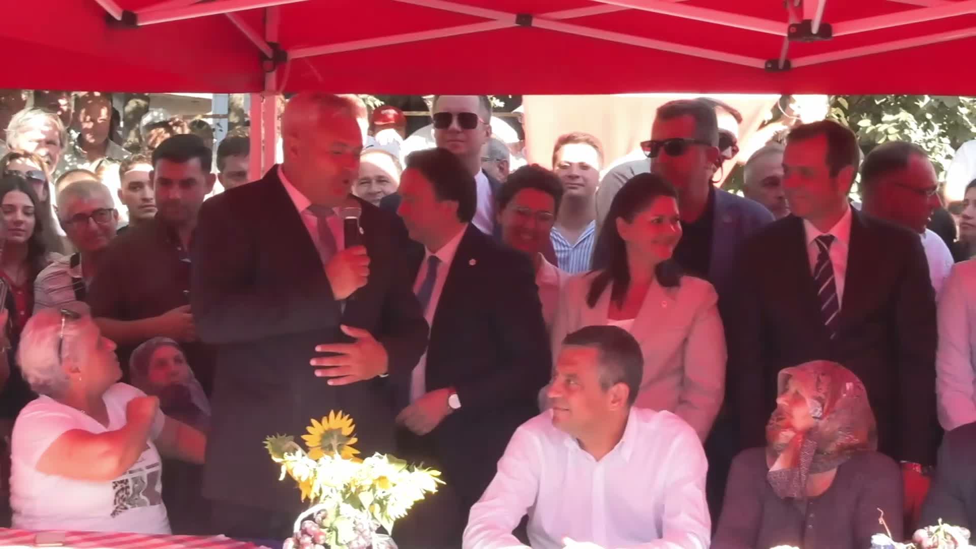 Özgür Özel, Kırklareli'nde çiftçilerle buluştu... Özel: "Bize ‘Çiftçi milletin efendisidir’ diyen cumhurbaşkanı lazım"