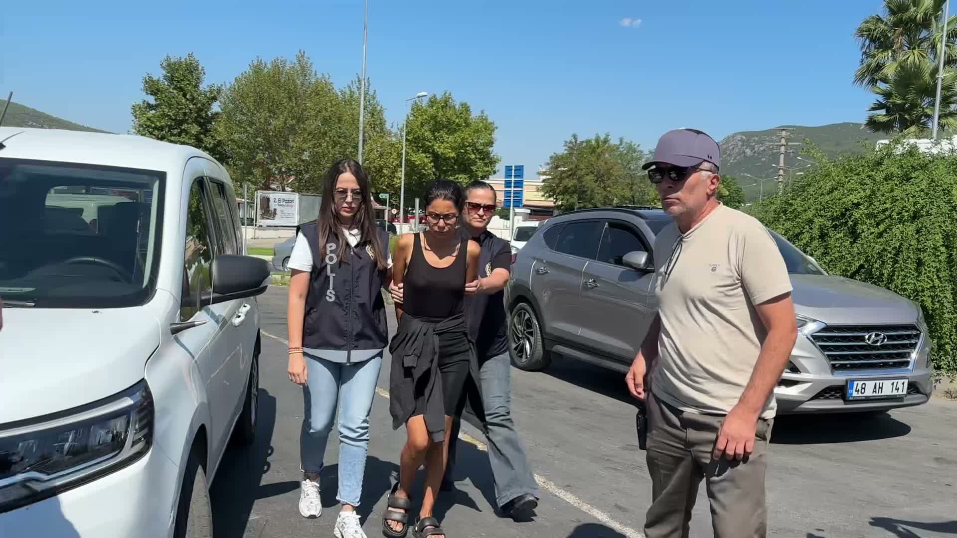 Muğla’da Türk bayrağını yakan kişi tutuklandı