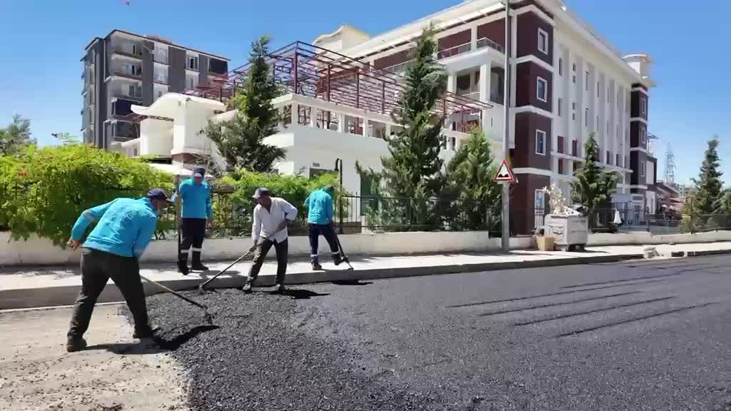 Adıyaman Belediye Başkanı Tutdere, Yeni Sanayi Mahallesi’ndeki çalışmaları inceledi