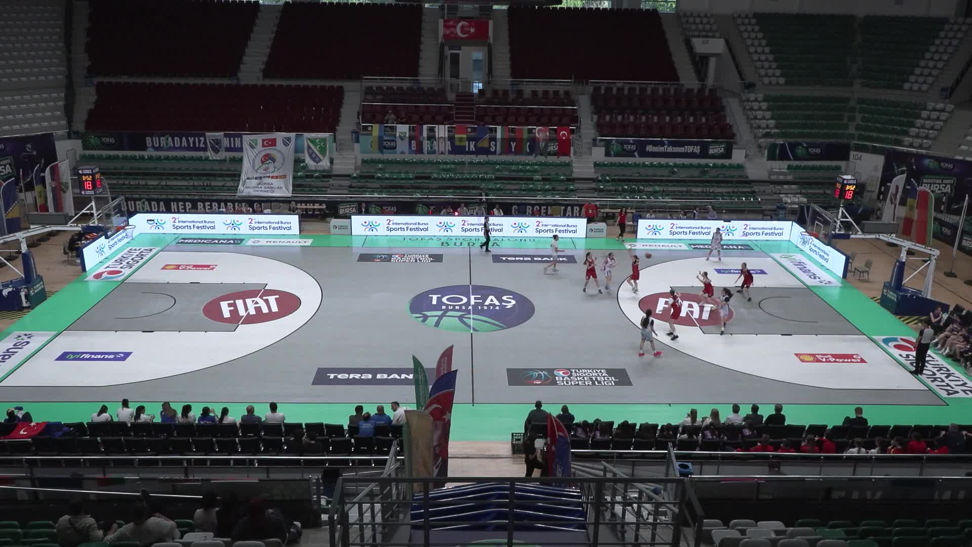 Bursa'da "Kardeş Şehirler U16 Kızlar Basketbol Turnuvası" tamamlandı