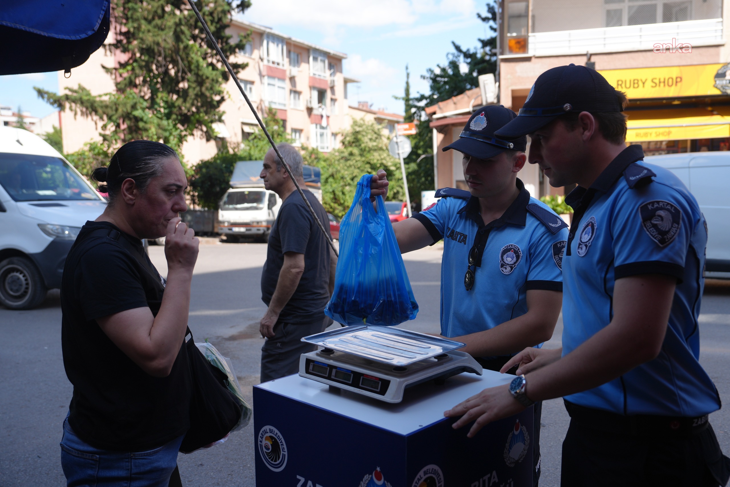 Kartal’da semt pazarlarında güvenli alışveriş dönemi