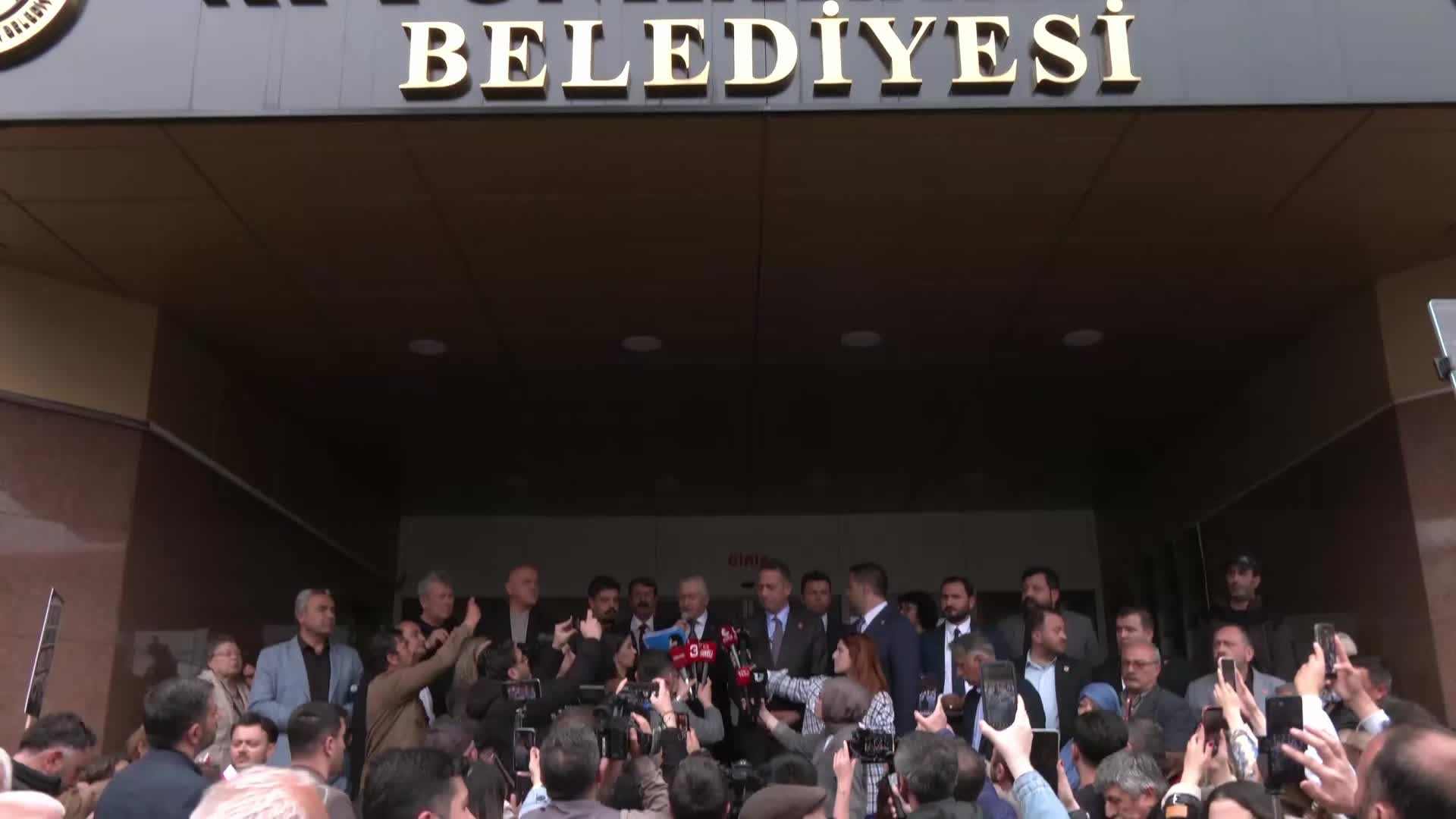 CHP'li Karadeniz'den "Burcu Köksal'" tepkisi: Bu halkın iradesini kimse saraya taşıyamaz