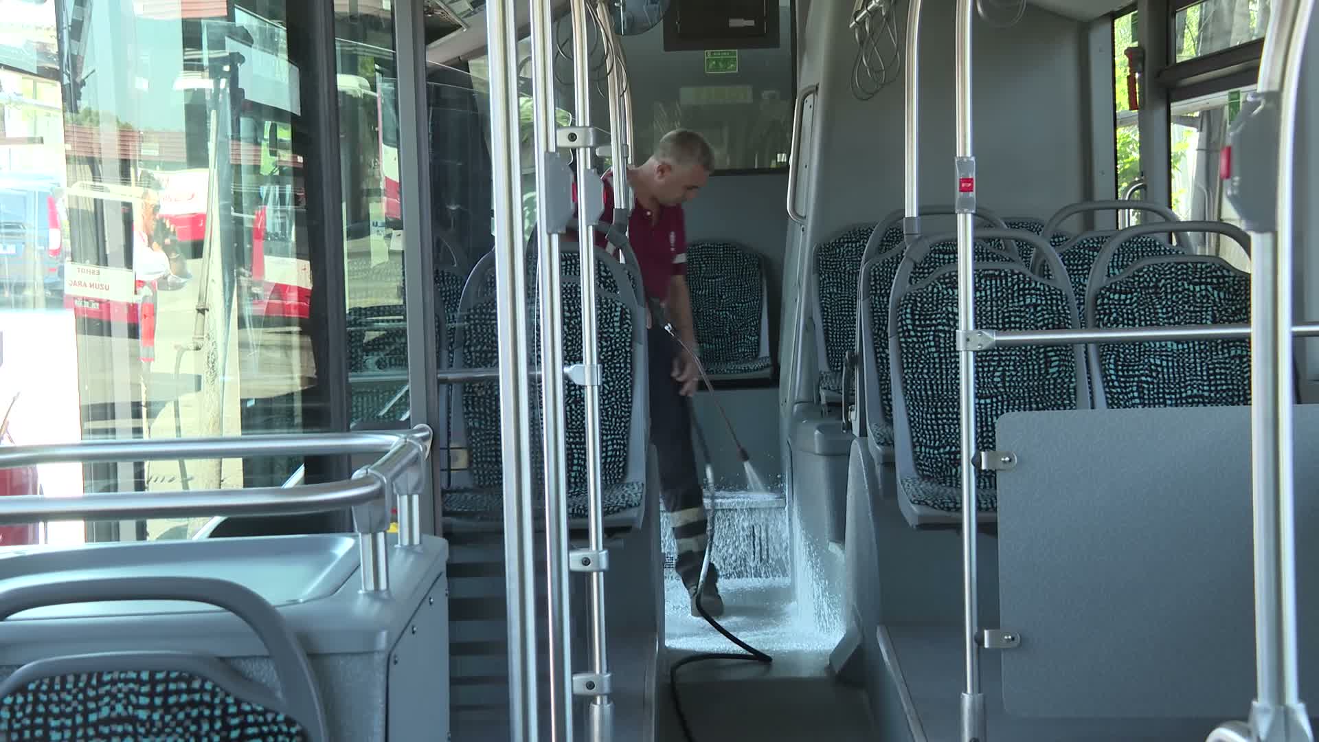 İzmir Büyükşehir Belediyesi ESHOT'tan ayda 2 bin 200 ton su tasarrufu
