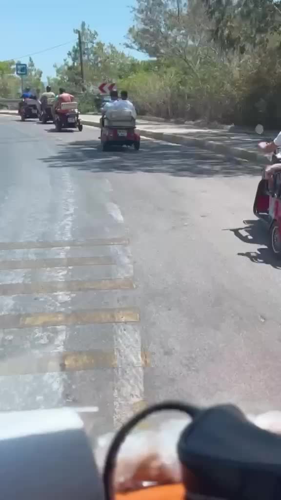 Marmaris'te taksici esnafından elektrikli bugyy araçlarına tepki