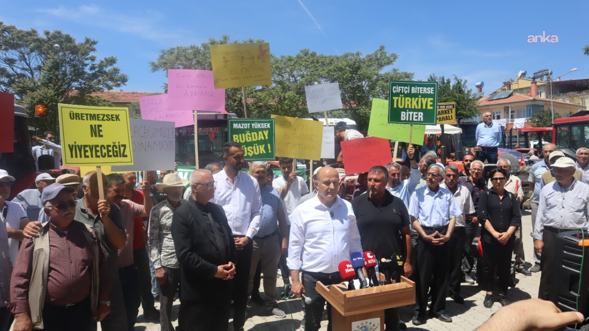 Arguvanlı çiftçiler, hububat alım fiyatını traktör konvoyuyla protesto etti