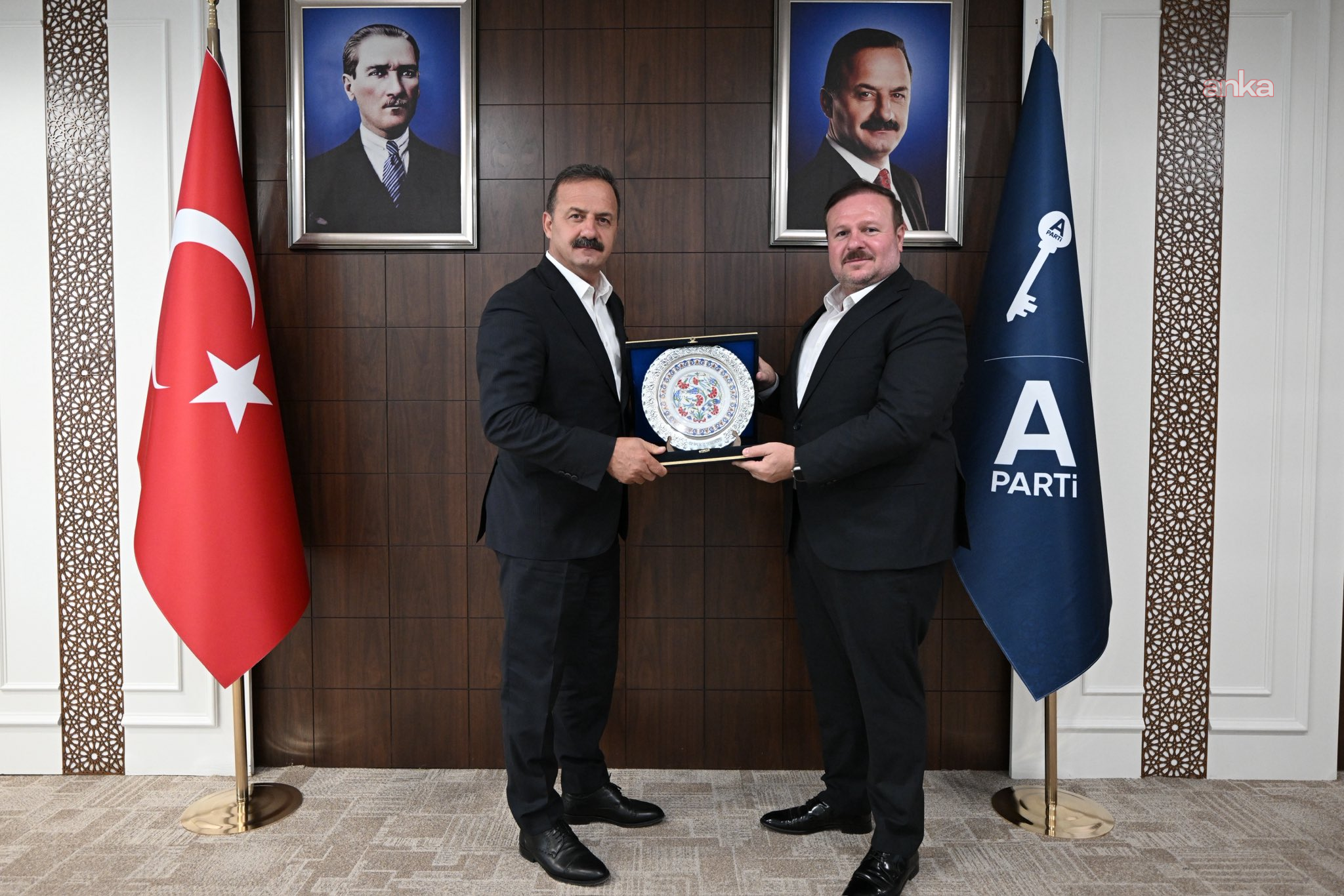 Ağıralioğlu, Öz İplik İş Sendikası heyetiyle tekstil sektörünün sorunlarını görüştü