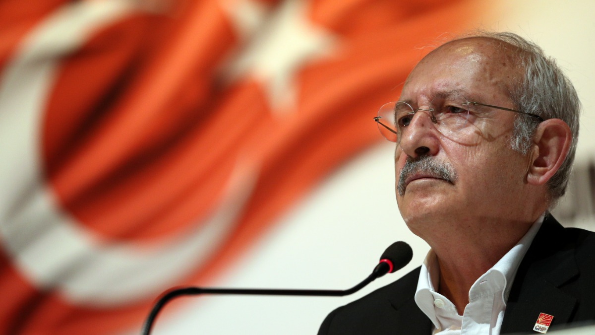 "Fon skandalının üzerine gitmek istiyorsanız gazetecilerin önünden çekilin"