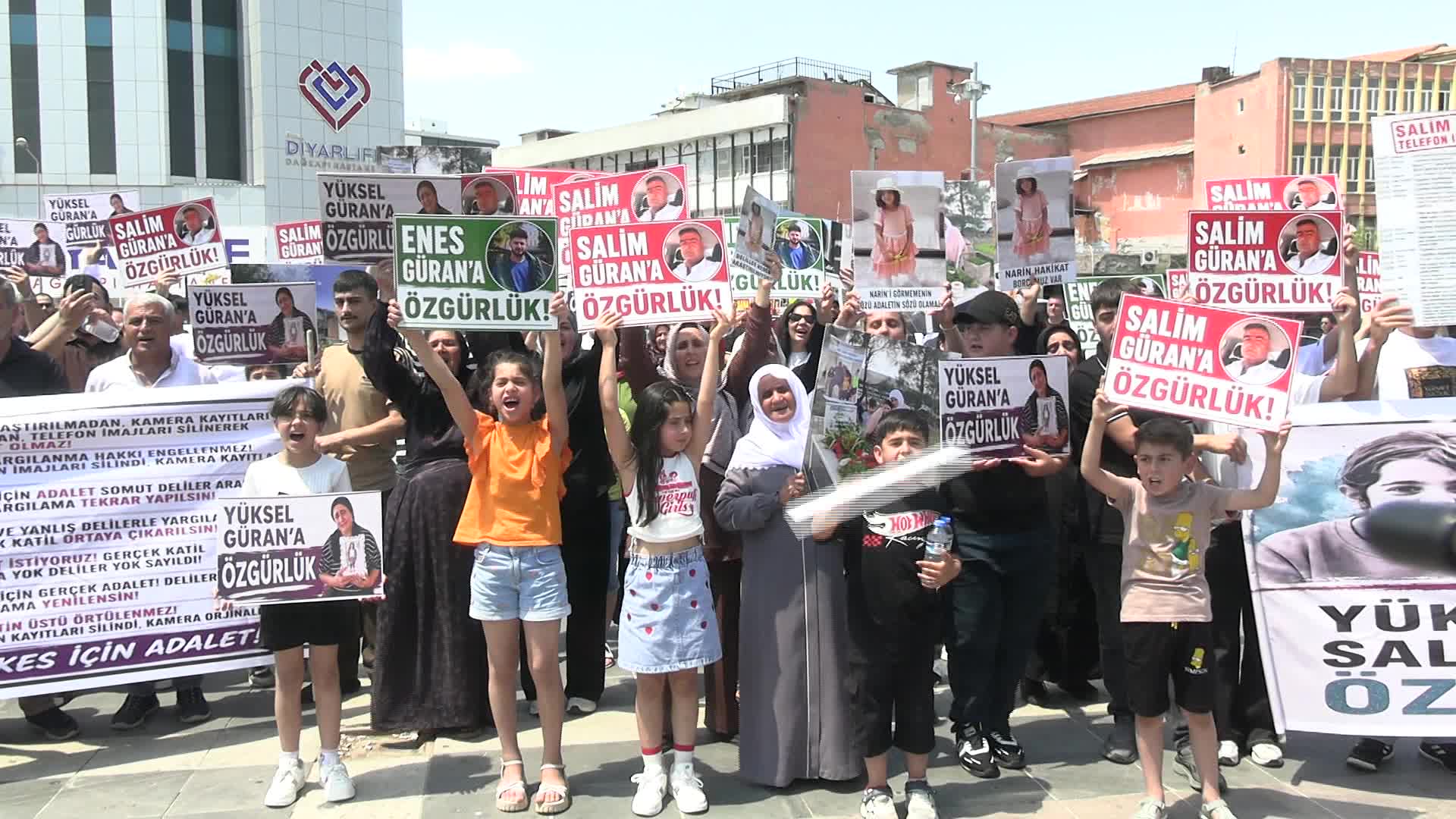Diyarbakır’da Narin Güran ve ailesi için “adalet” talebinde bulundular