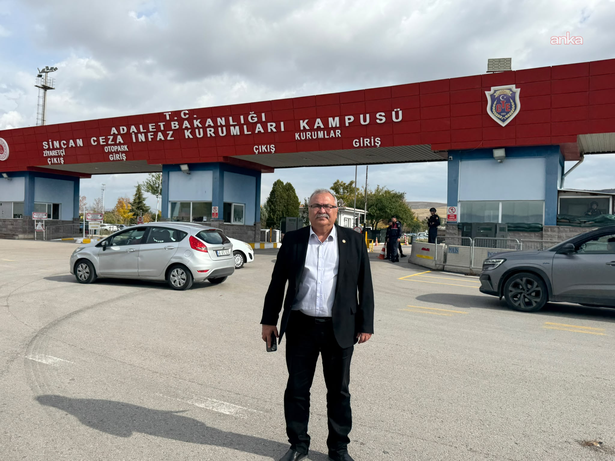 YENİ Partili Bülbül, İlksen Özalper ve Ali Tarakçı’yı cezaevinde ziyaret etti