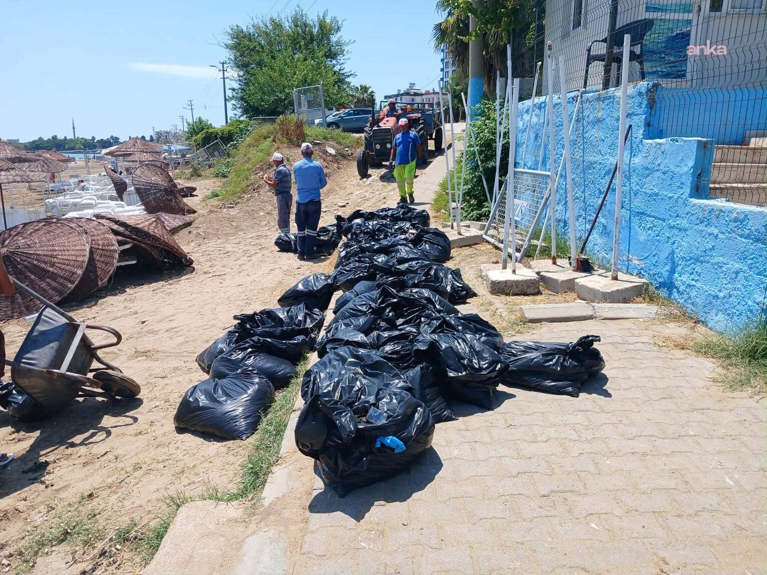 Yumurtalık'ta temizlik çalışmaları ve gıda denetimleri devam ediyor