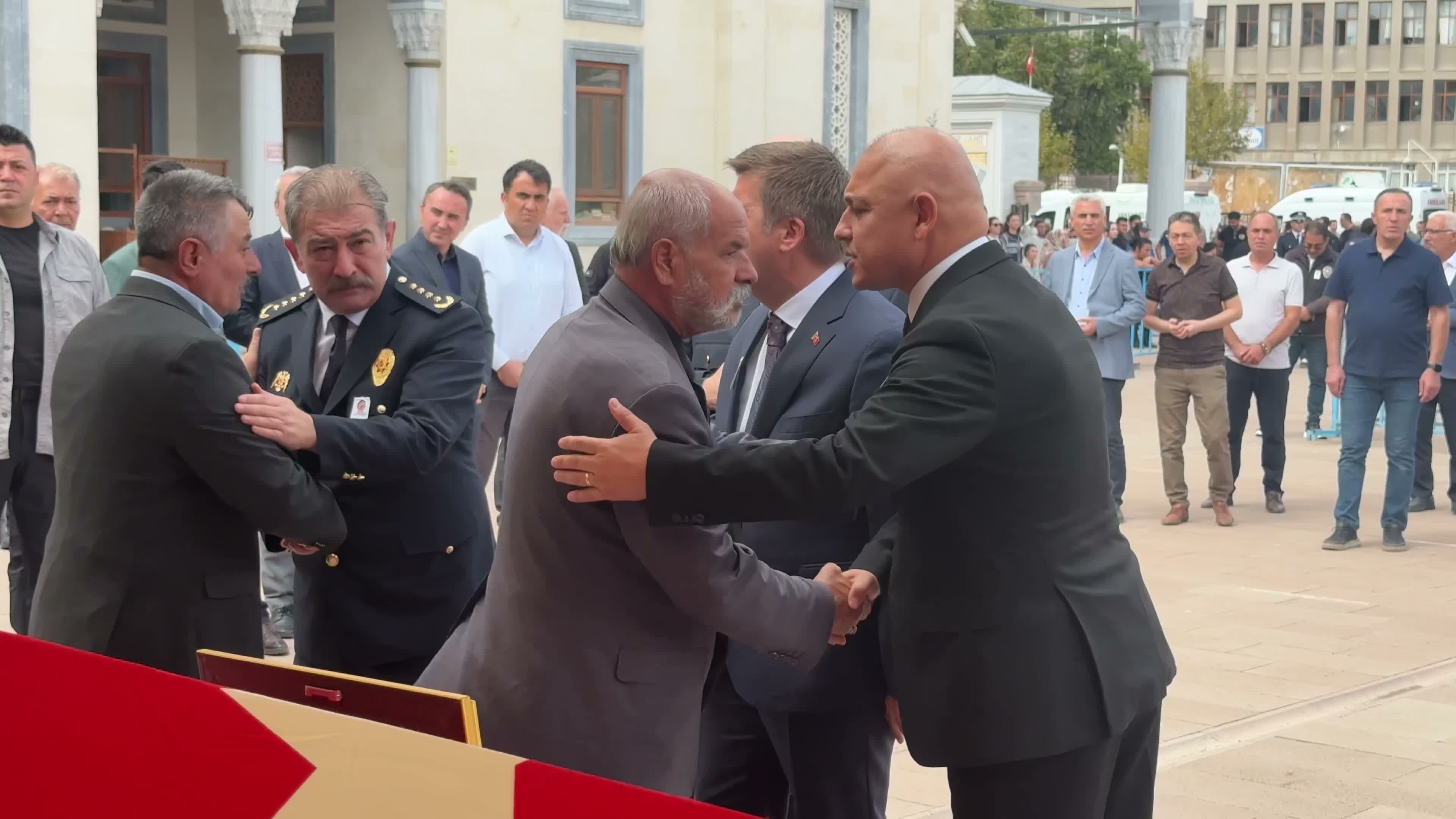 Şehit polis memuru Batuhan Sarıyalçınkaya memleketi Giresun'a uğurlandı