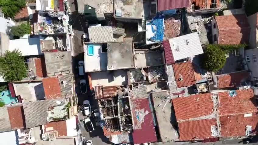 İzmir’de dron destekli uyuşturucu operasyonunda 2 firari hükümlü yakalandı