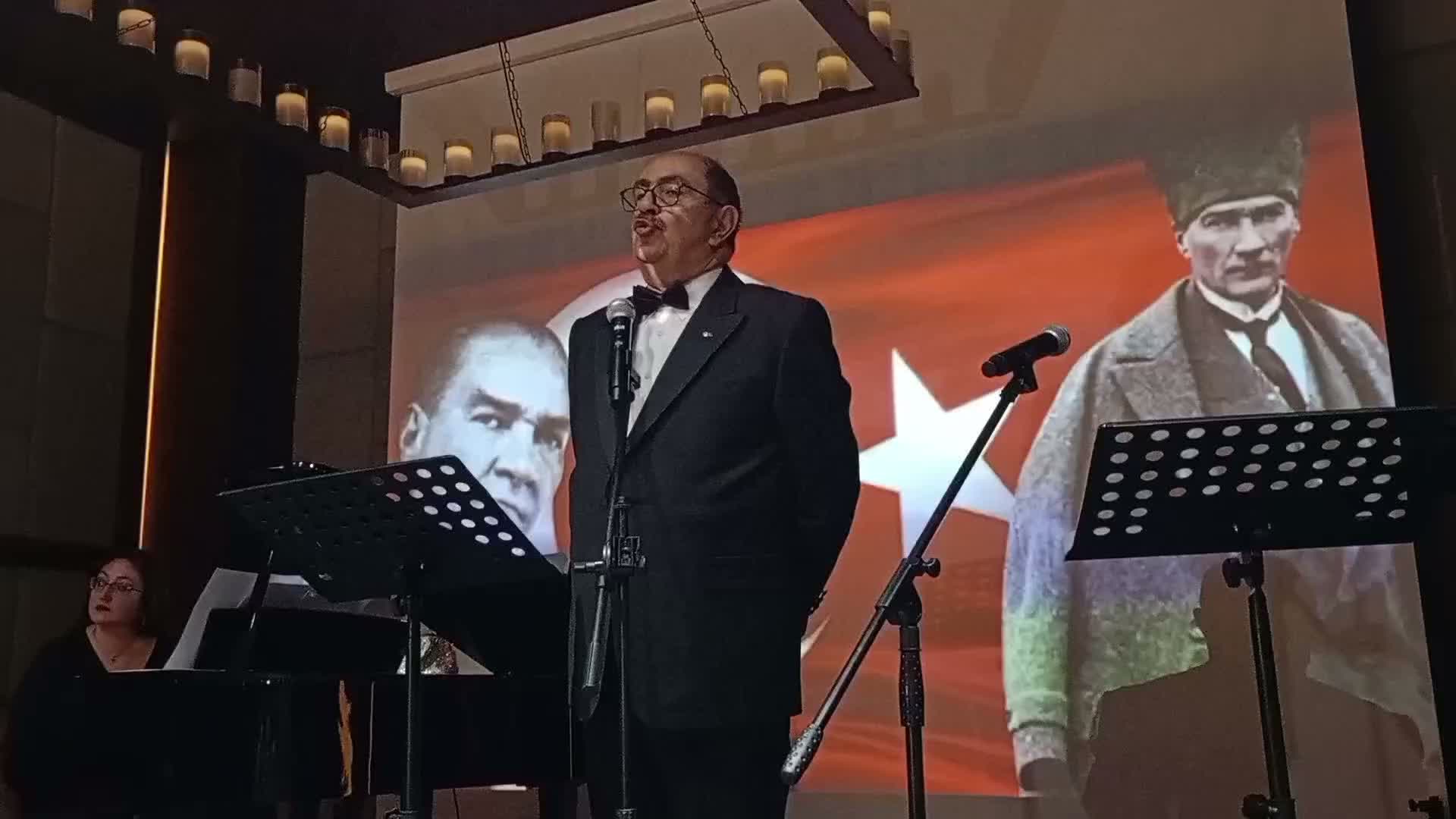 Kars'ta 1970'li yılların Cumhuriyet Balosu geleneği yeniden canlandırıldı