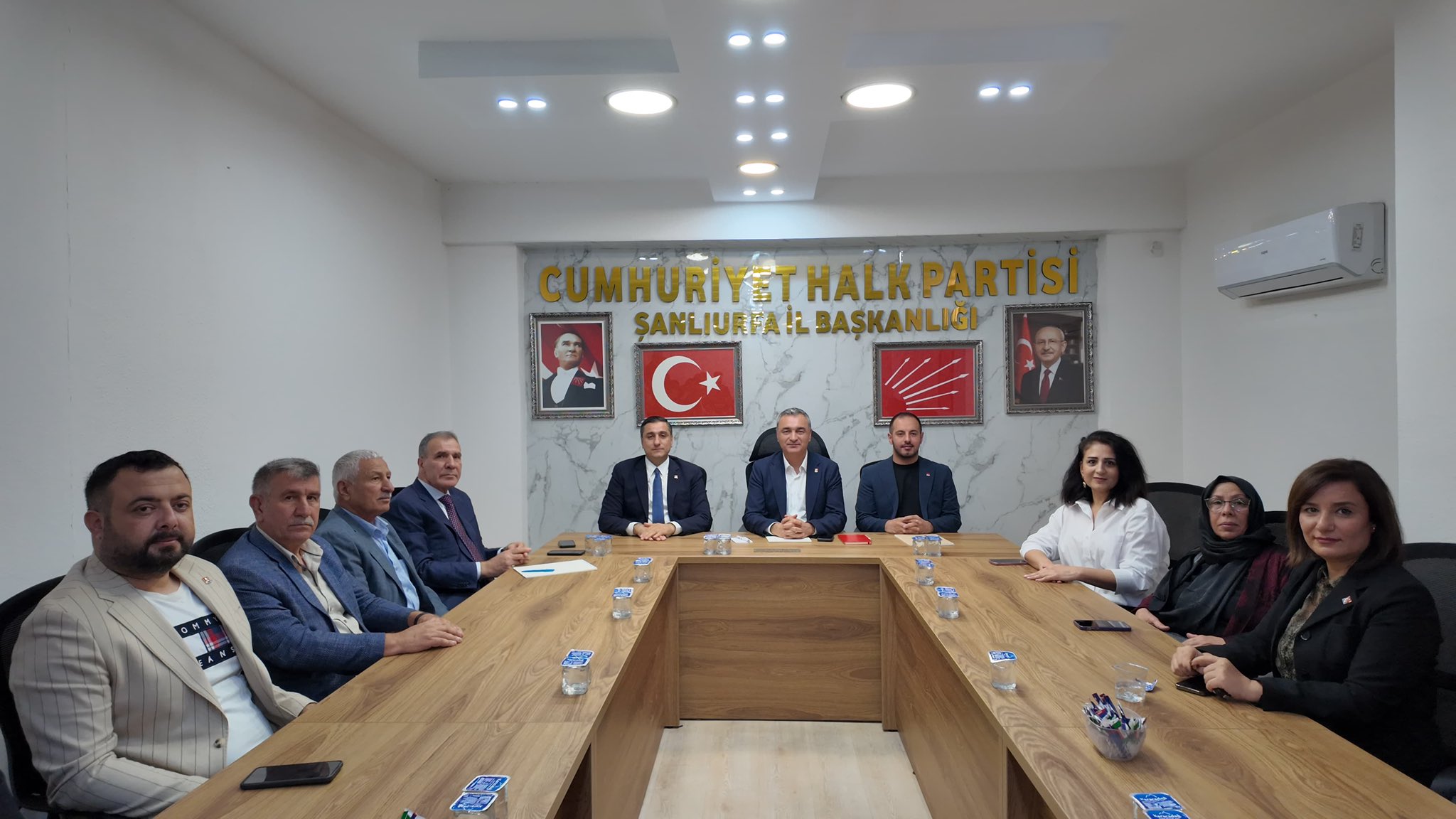 CHP Sözcüsü Sarı'dan Şanlıurfa İl Başkanlığı ziyareti