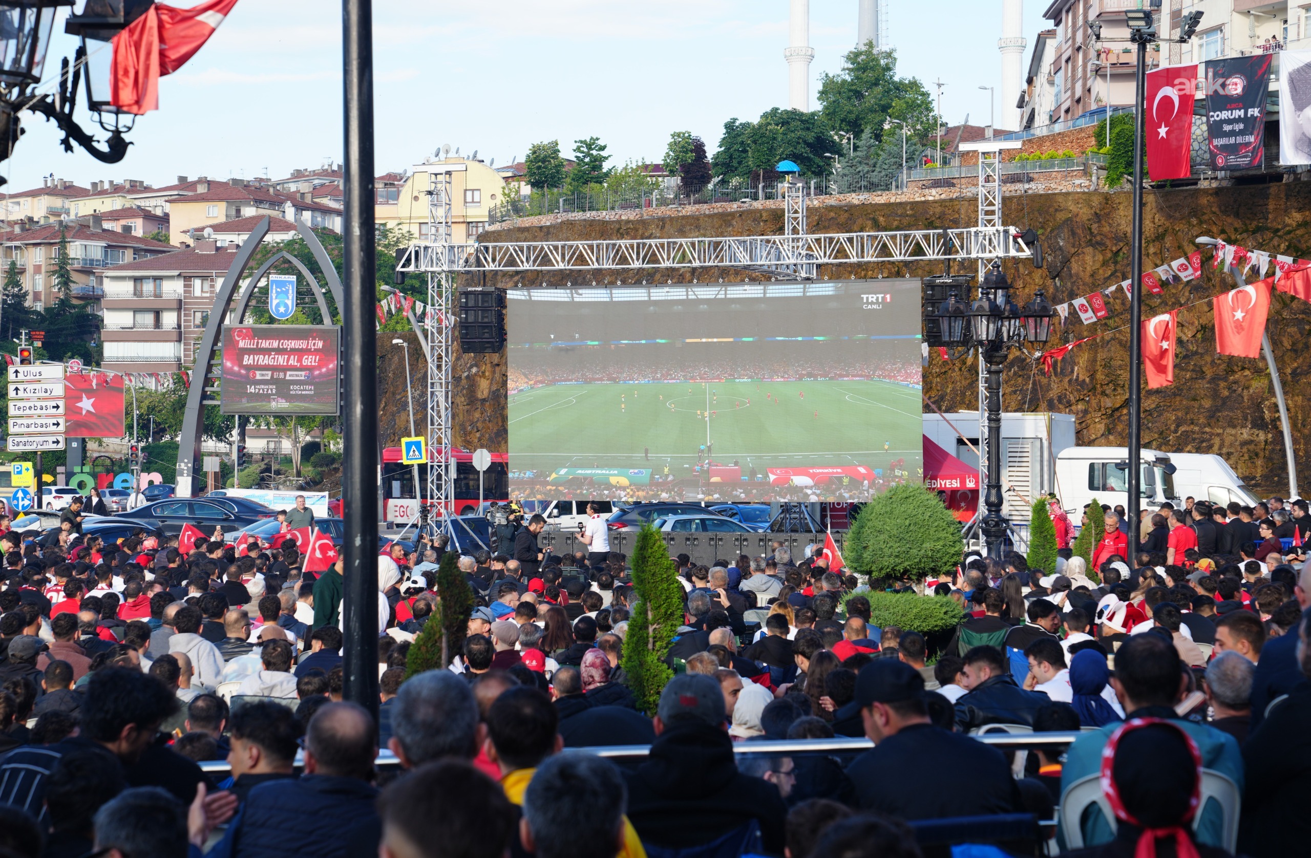 Keçiören'de milli heyecan dev ekranda yaşandı