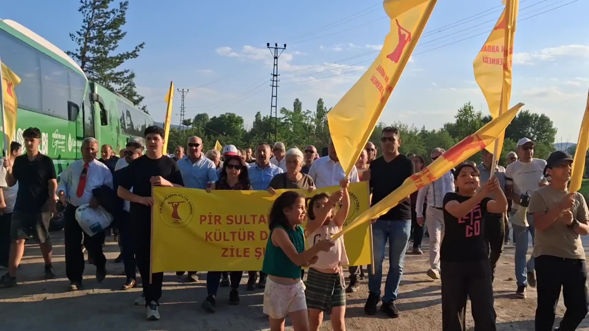Sivas Katliamı’nda yaşamını yitiren Muammer Çiçek mezarı başında anıldı