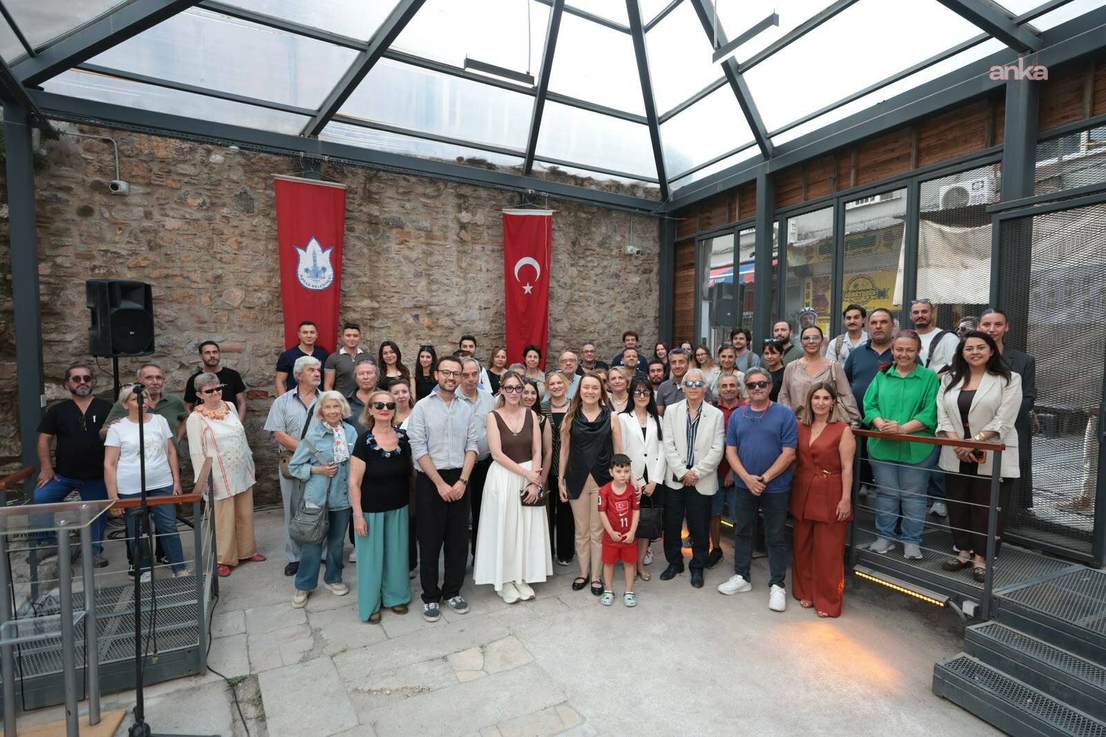Konak'ta "Görünmeyen Formlar" sergisini ziyarete açıldı