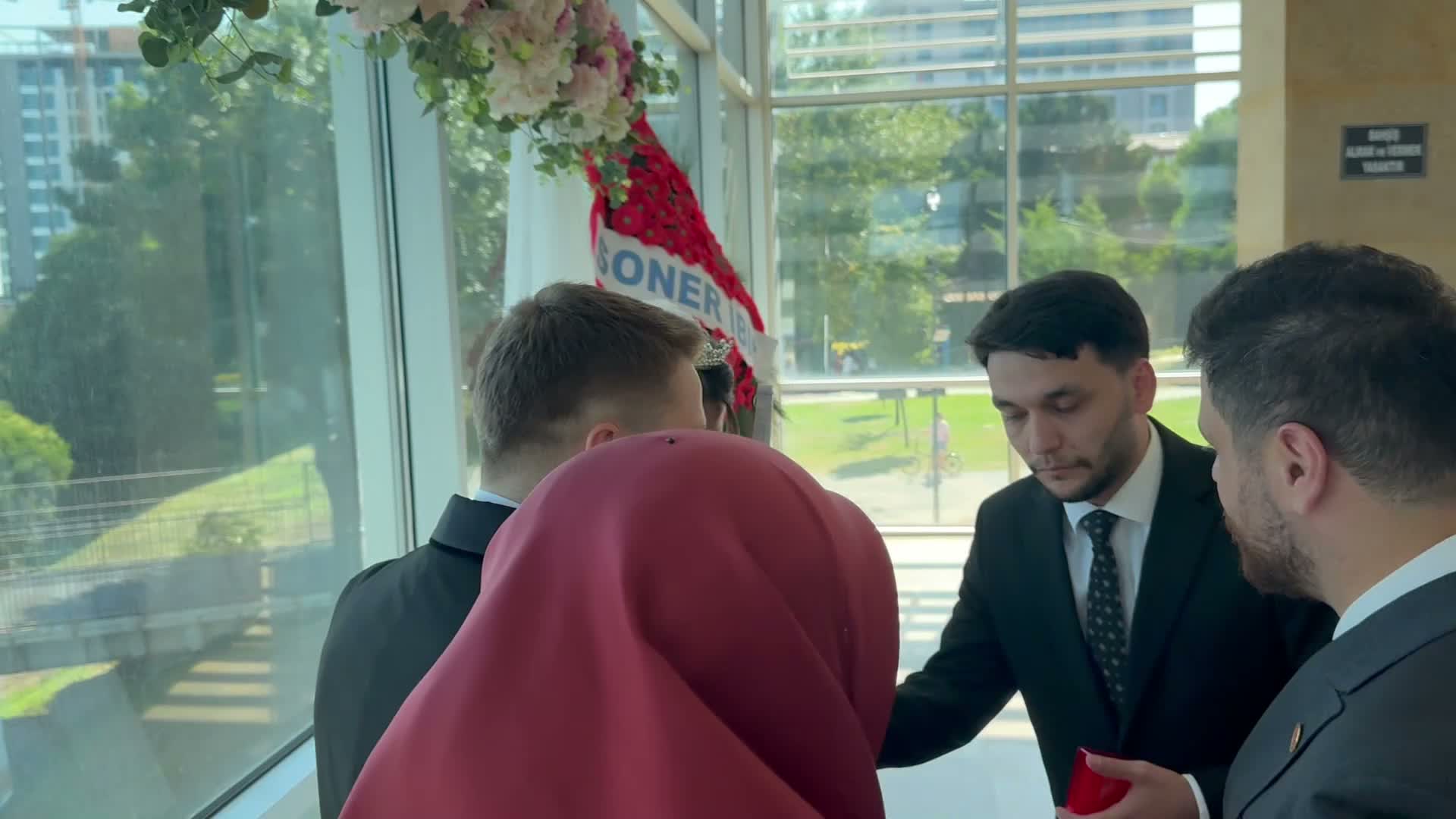 BTP Lideri Hüseyin Baş bir günde iki düğüne katıldı