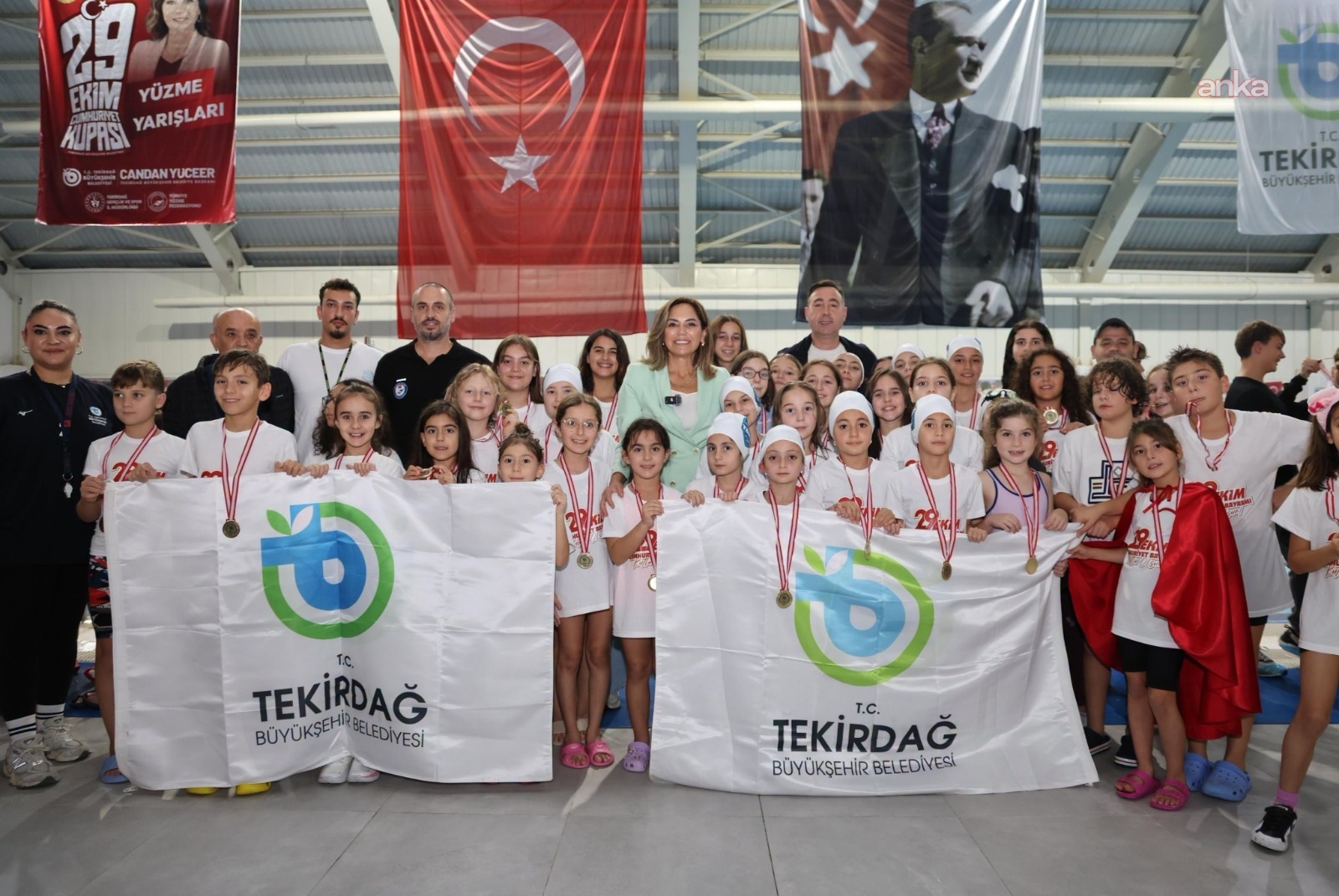 Tekirdağ'da Cumhuriyet coşkusu, genç yüzücülerin başarılarıyla taçlandı