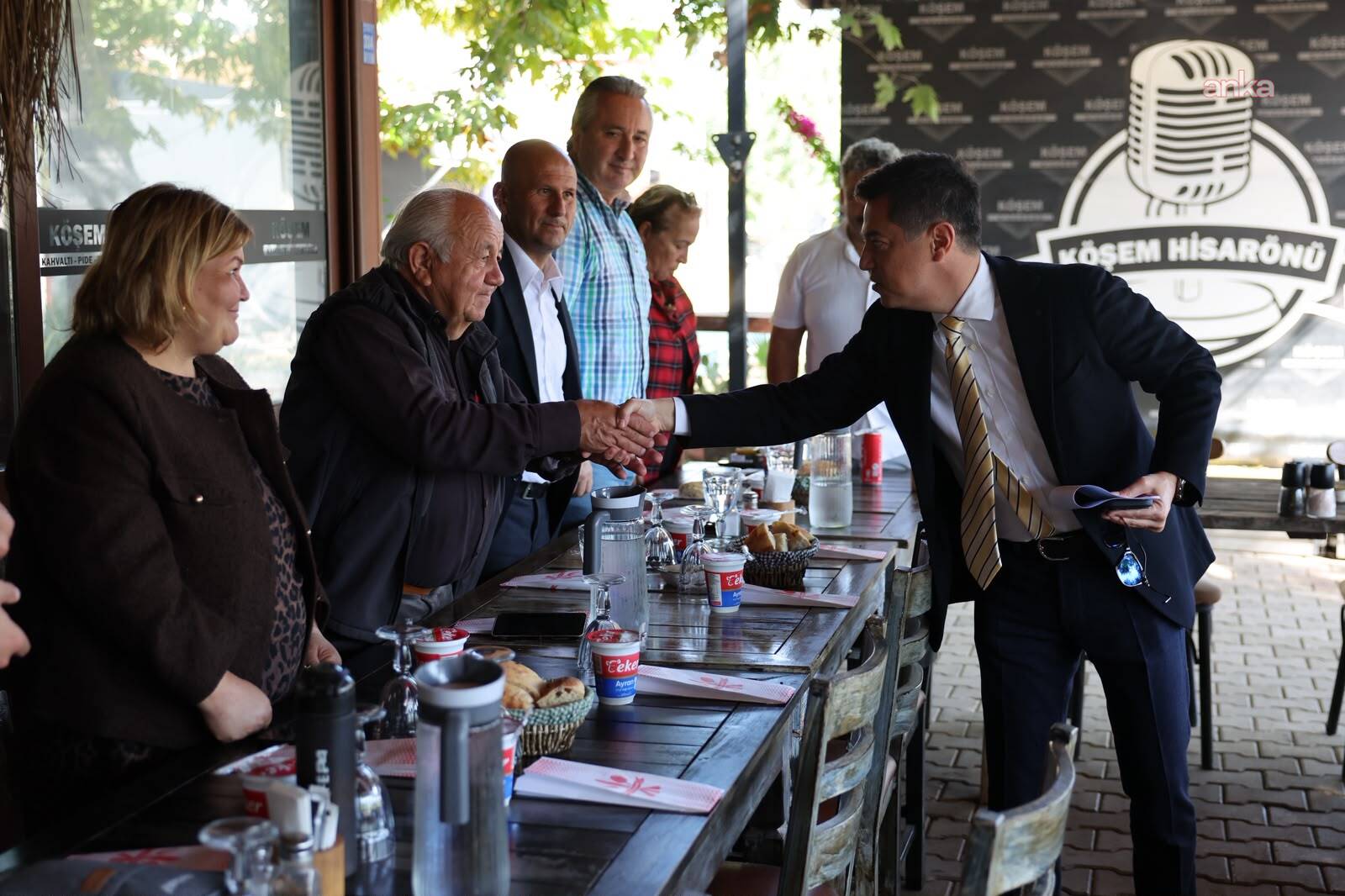 Marmaris Belediye Başkanı Ünlü, muhtarlarla bir araya geldi