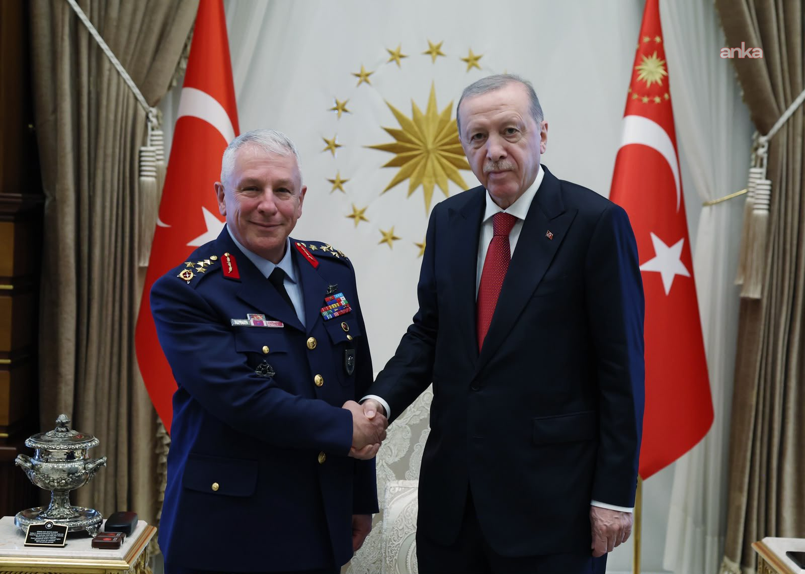 Cumhurbaşkanı Erdoğan, emekliye sevk edilen Hava Kuvvetleri Komutanı Kadıoğlu'nu kabul etti
