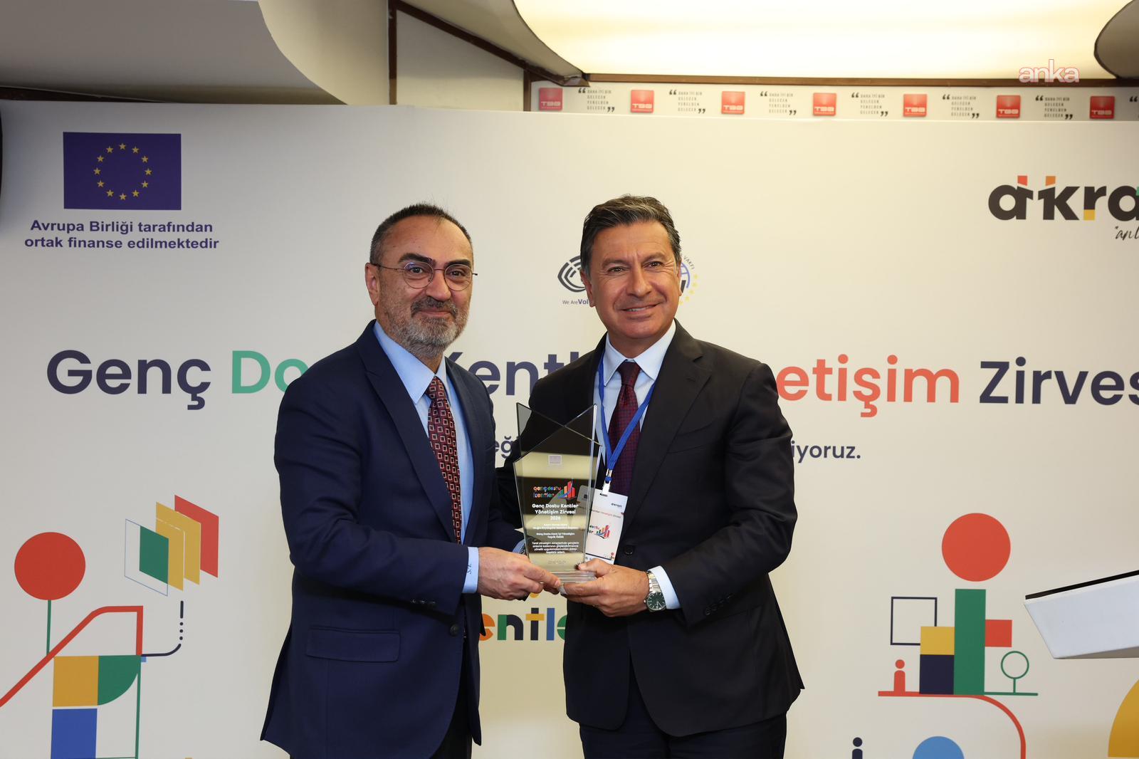 Muğla Büyükşehir Belediyesi, sağlayacağı desteklerle yeni üniversite öğrencilerini bekliyor
