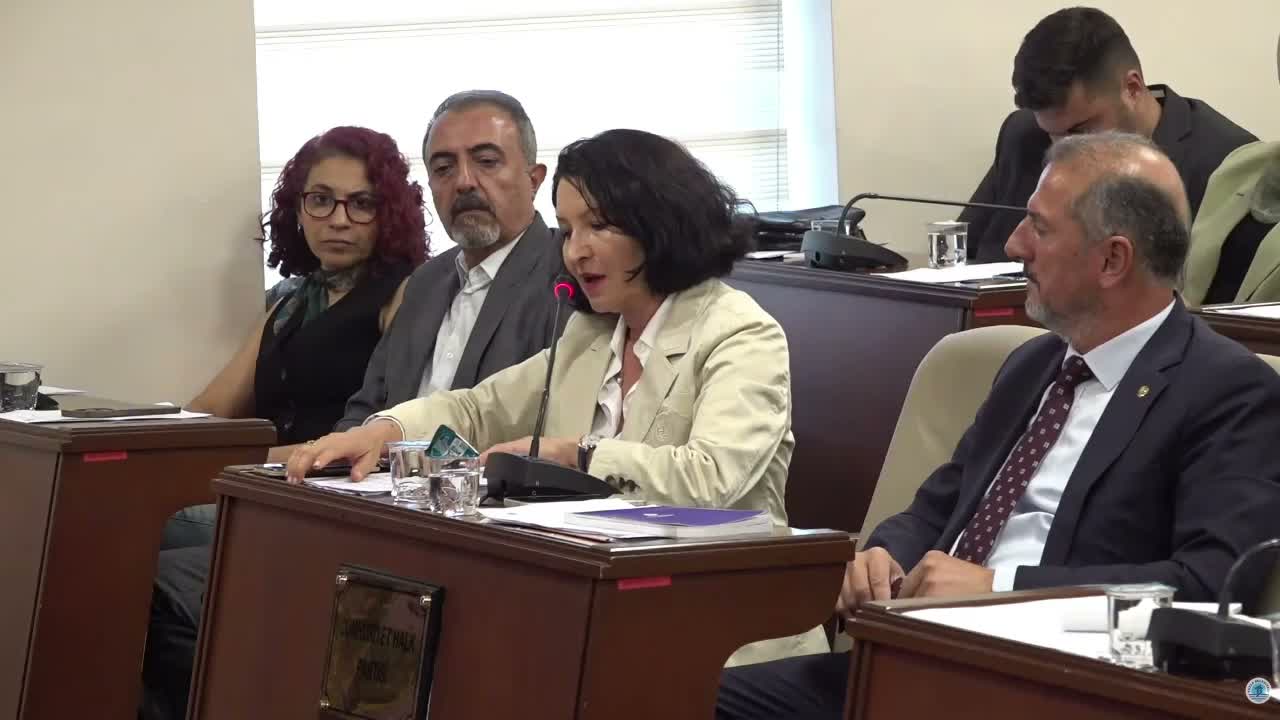 Ülkü İnanlı'dan AKP’ye geçen Eren Ali Bingöl'e Tuzla Meclisi'nde sert tepki: 84 bin 94 seçmene özür borcunuz var