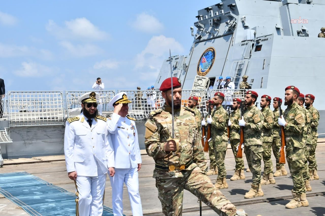 Türkiye ve Suriye Deniz Kuvvetleri Lazkiye'de buluştu