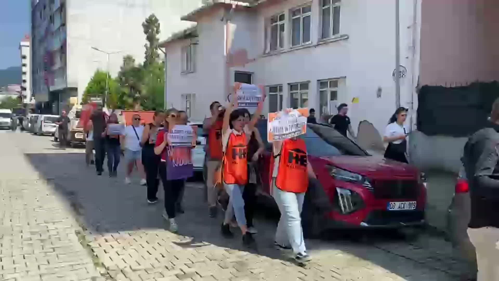 Hopa’da Halkevleri’nden okullardaki şiddete tepki