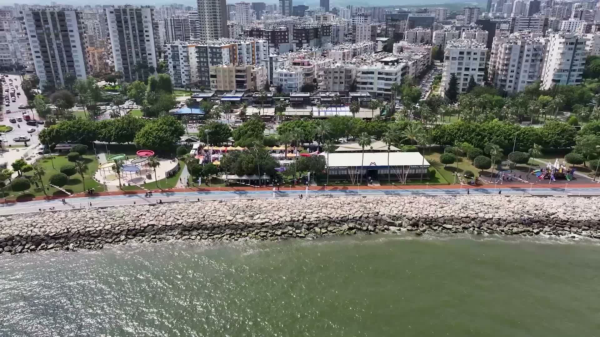 Mersin Büyükşehir Belediyesi'nin MERCEK kursiyerleri işverenlerle buluştu