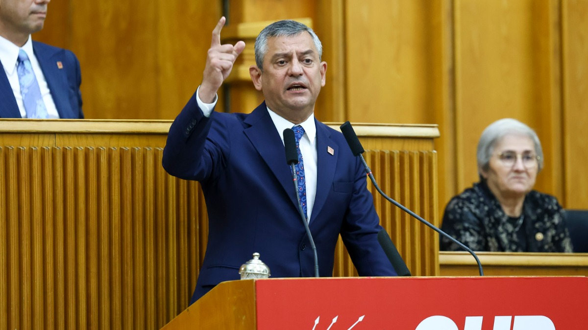 CHP grup toplantısı... Özgür Özel: “Önümüzde duran, bu milletin ayaklarının altında kalır”