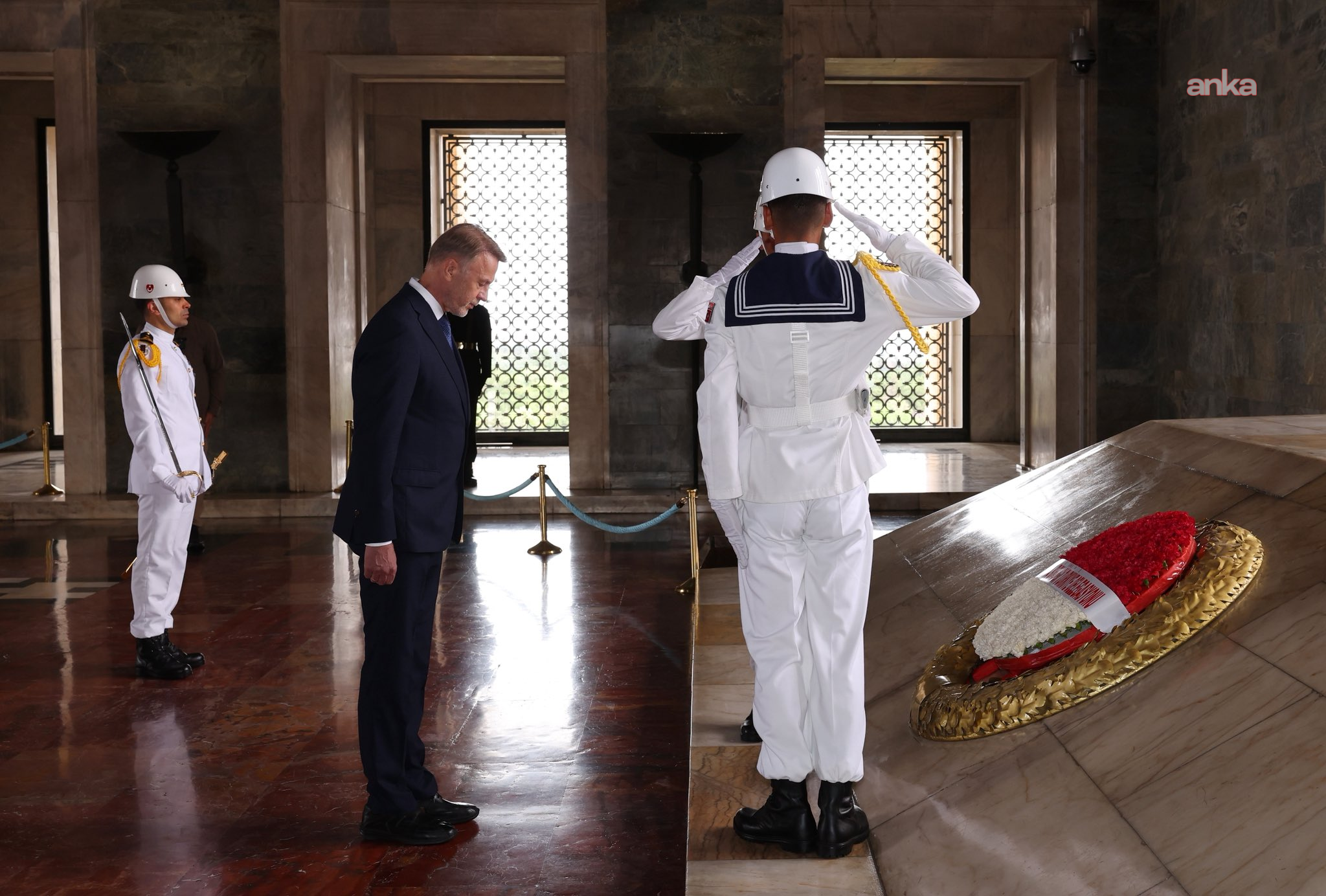 Avrupa Birliği Büyükelçisi Aivo Orav, Anıtkabir’i ziyaret etti
