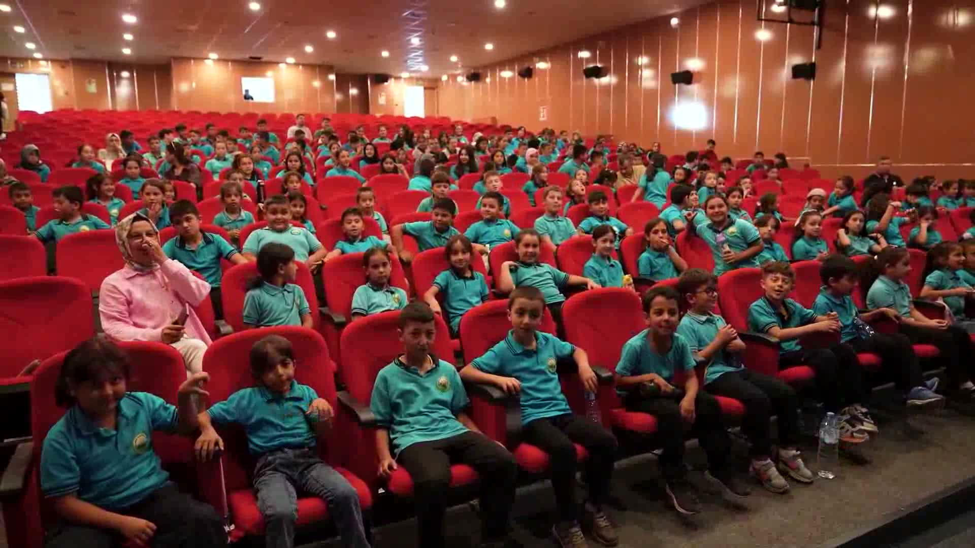 Mersin Şehir Tiyatrosu, 25. Sanat Sezonu'nu tamamladı