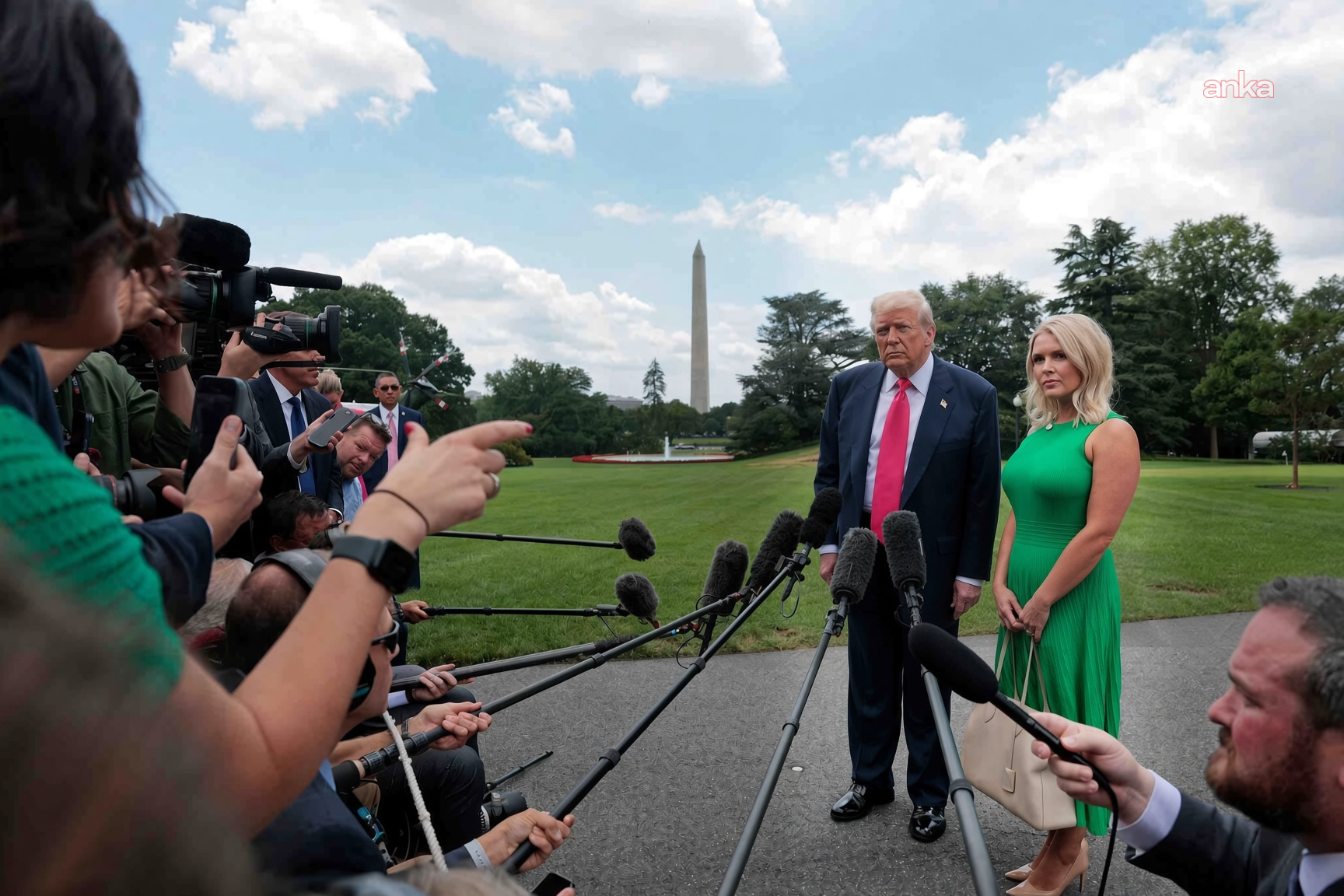 Trump, Basın Sözcüsü Leavitt’in görevden ayrılacağını açıkladı