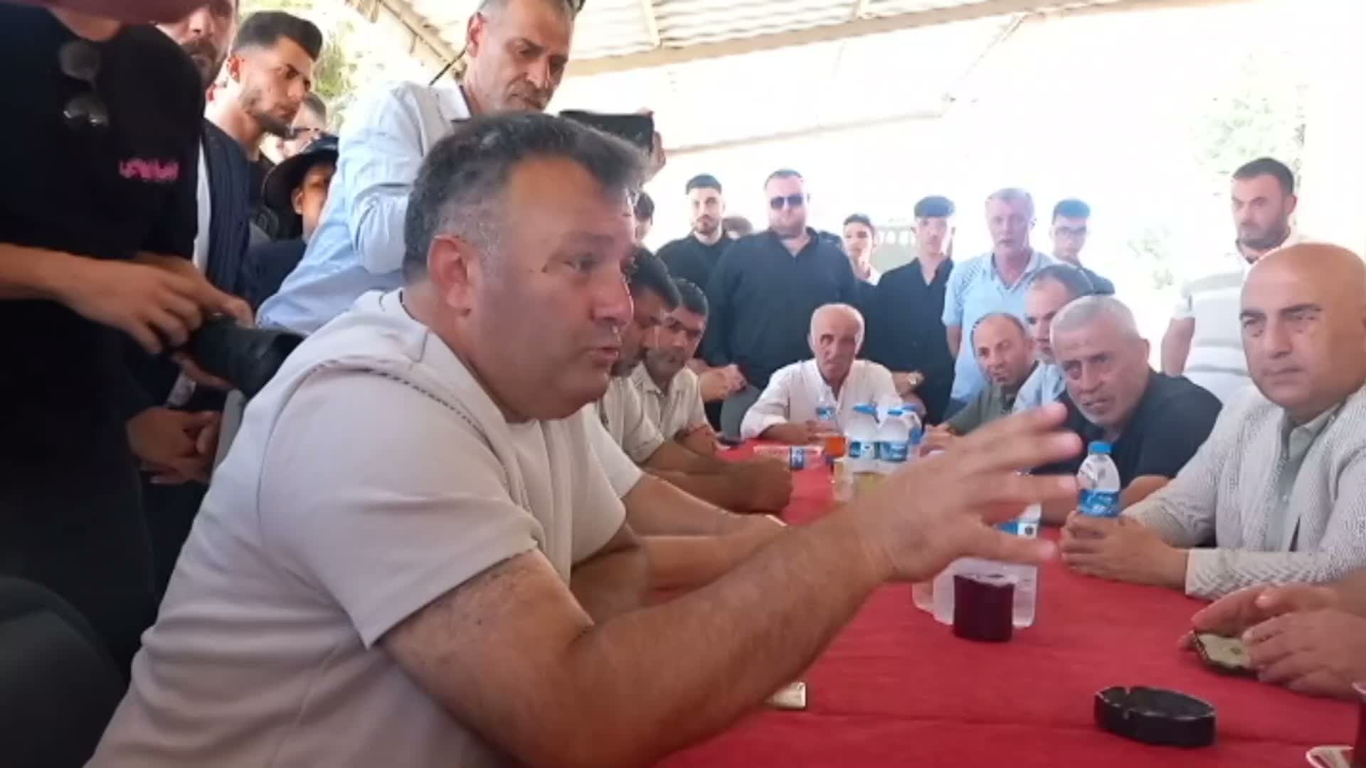 Ümit Özdağ Bafra'da hal esnafını ziyaret etti: "Tarım Bakanlığı, Türk çiftçisini koruyan milli bir anlayışla yönetilmeli"