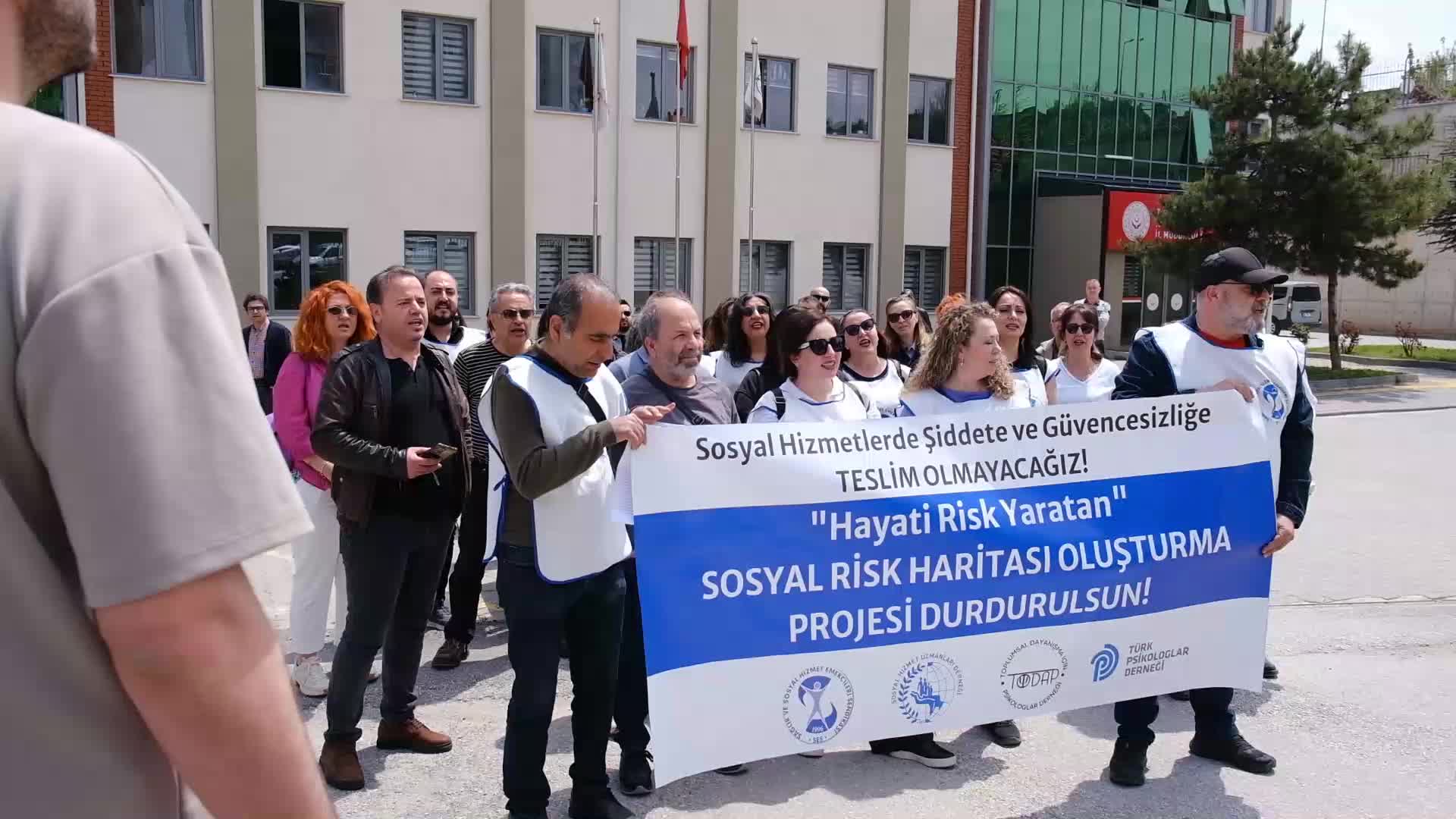 Psikolog Yusuf Duman'ın bıçaklı saldırıya uğraması Eskişehir'de protesto edildi
