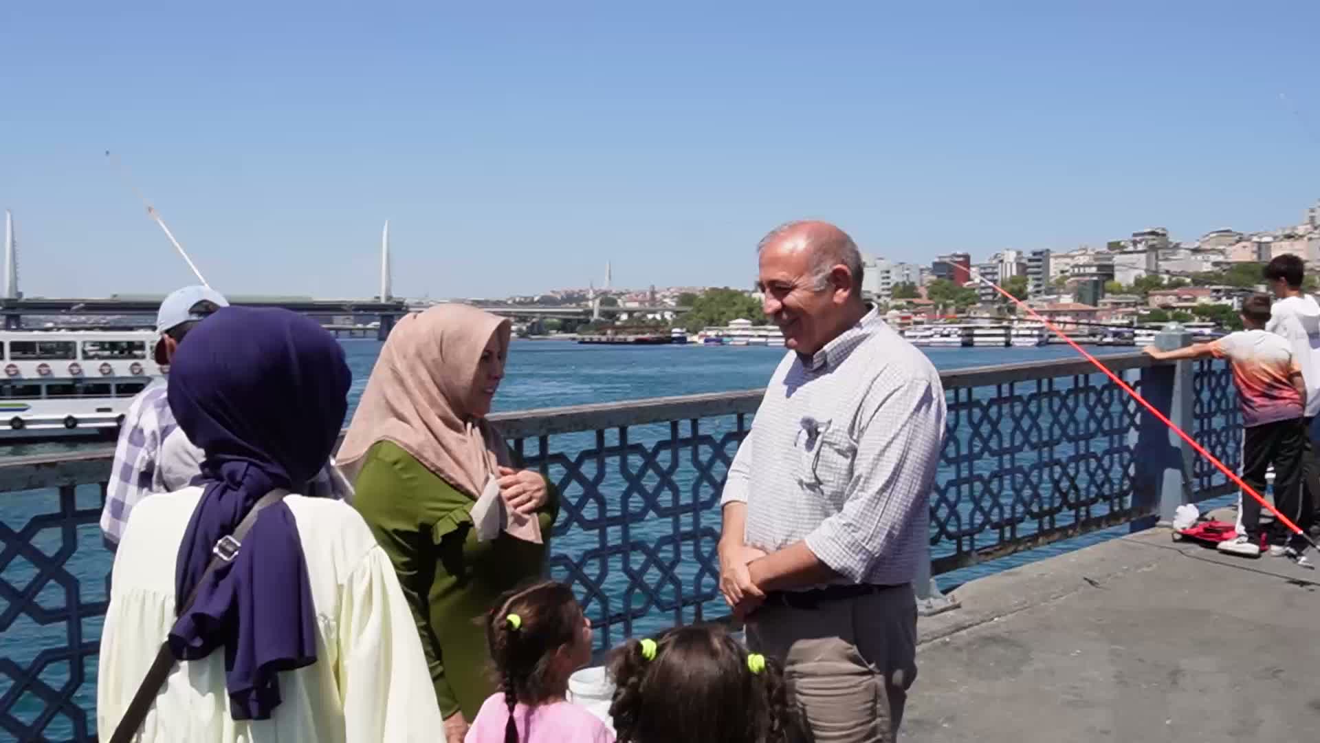 CHP İstanbul İl Başkanı Gürsel Tekin'den Eminönü'nde esnaf ziyareti